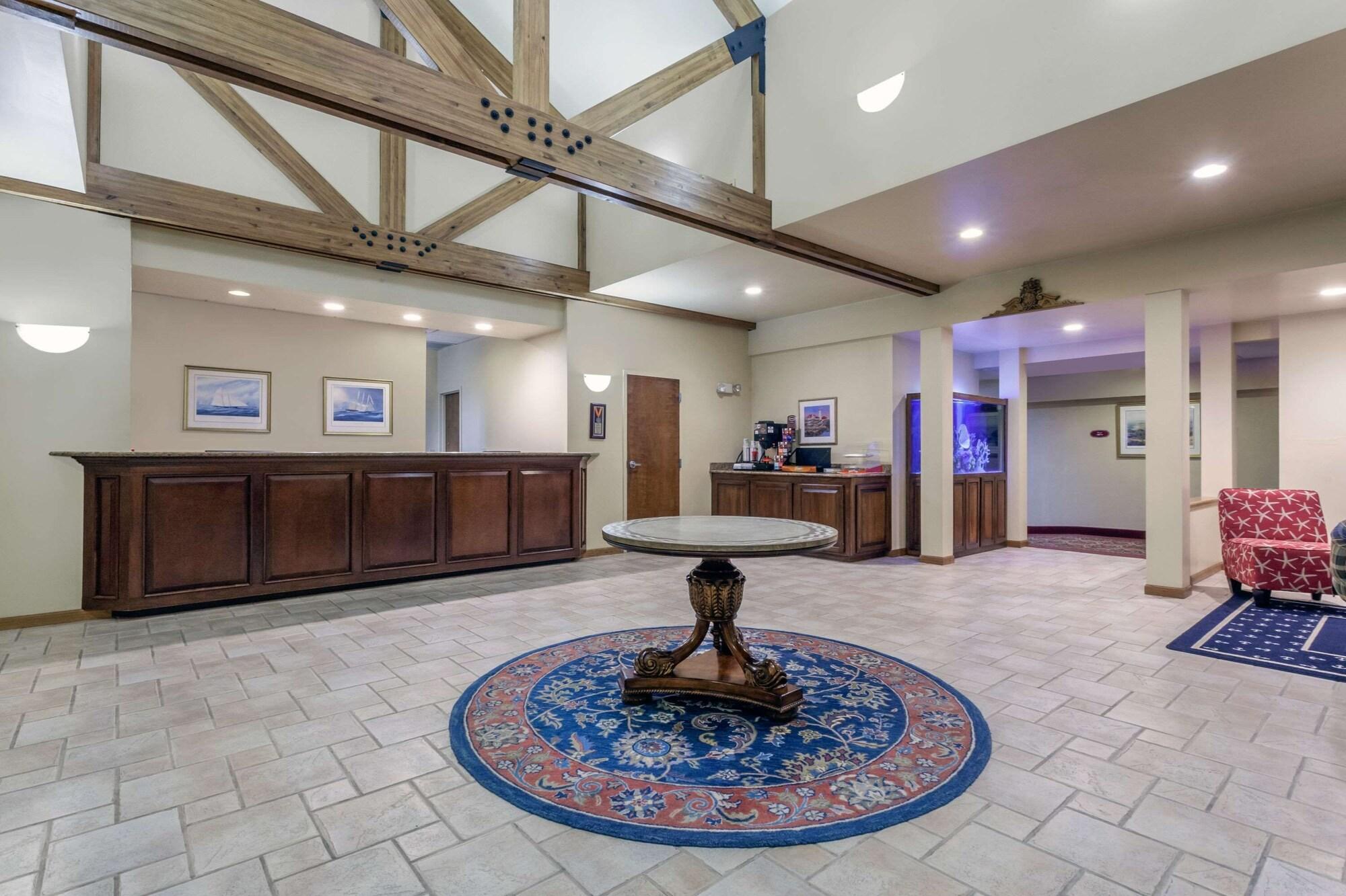 Vista Lobby Howard Johnson by Wyndham Mystic