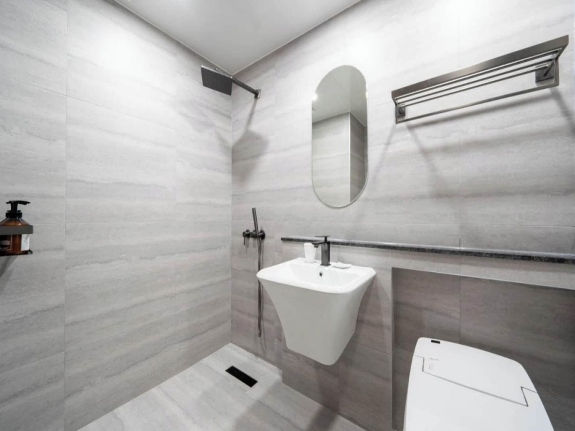 Equipamiento de Habitación H AVENUE Eomsa