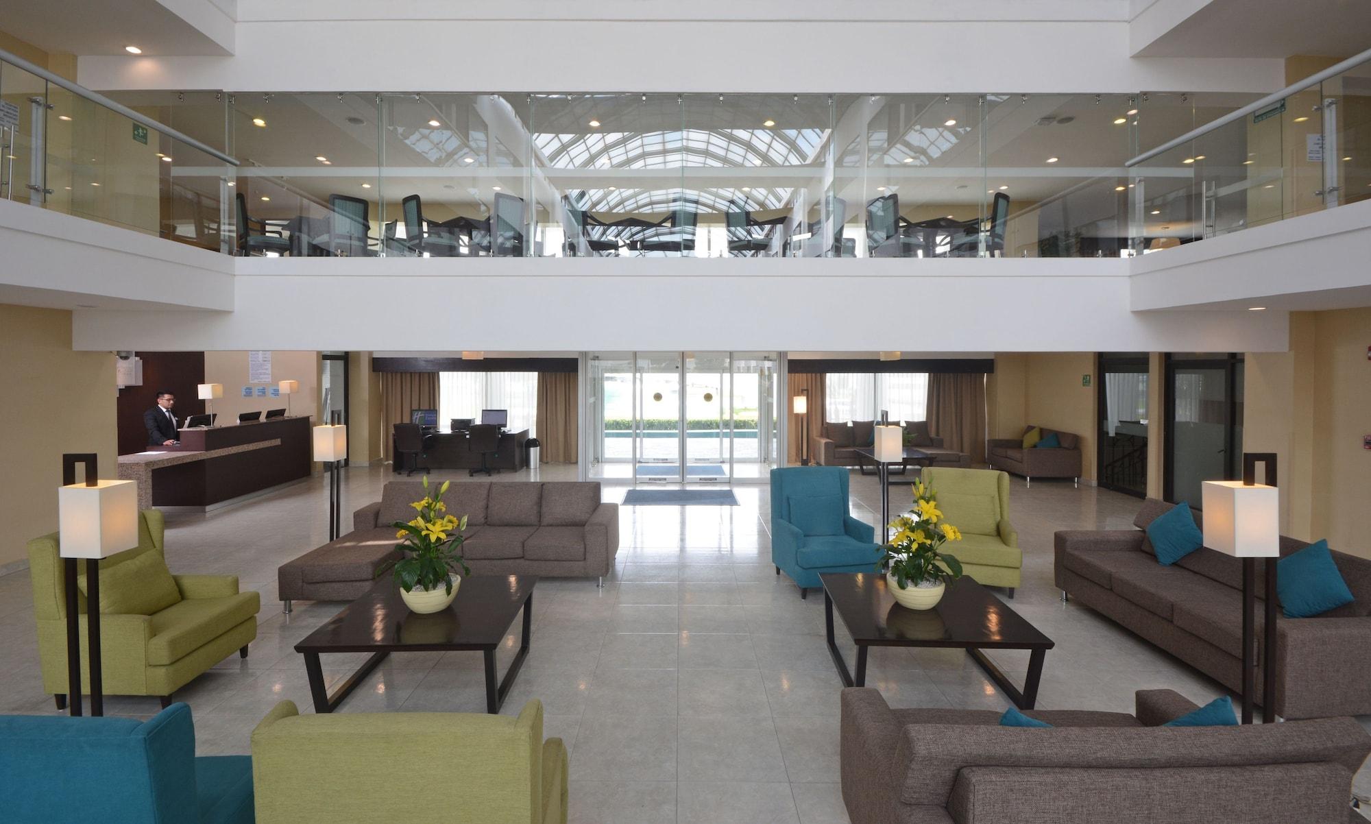 Vista Lobby Holiday Inn Express Toluca by IHG