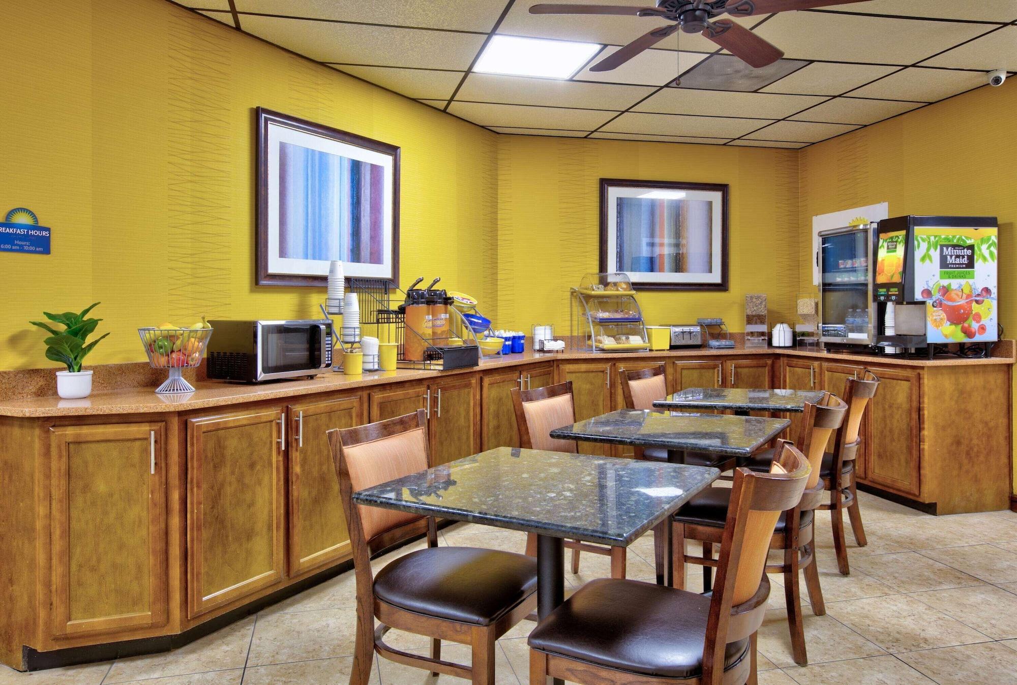 Restaurant Days Inn by Wyndham Batesville