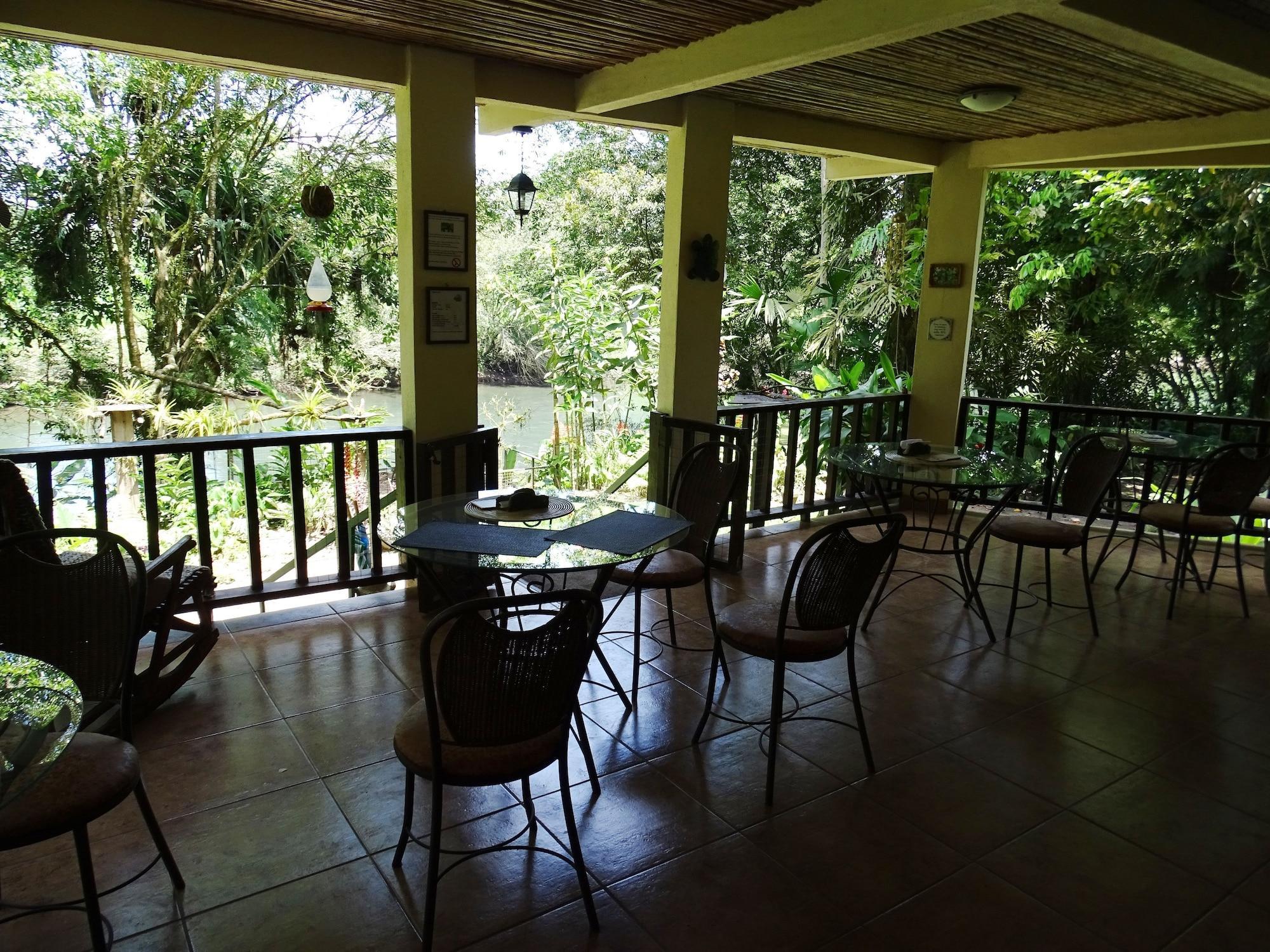 Restaurant Heliconia Island