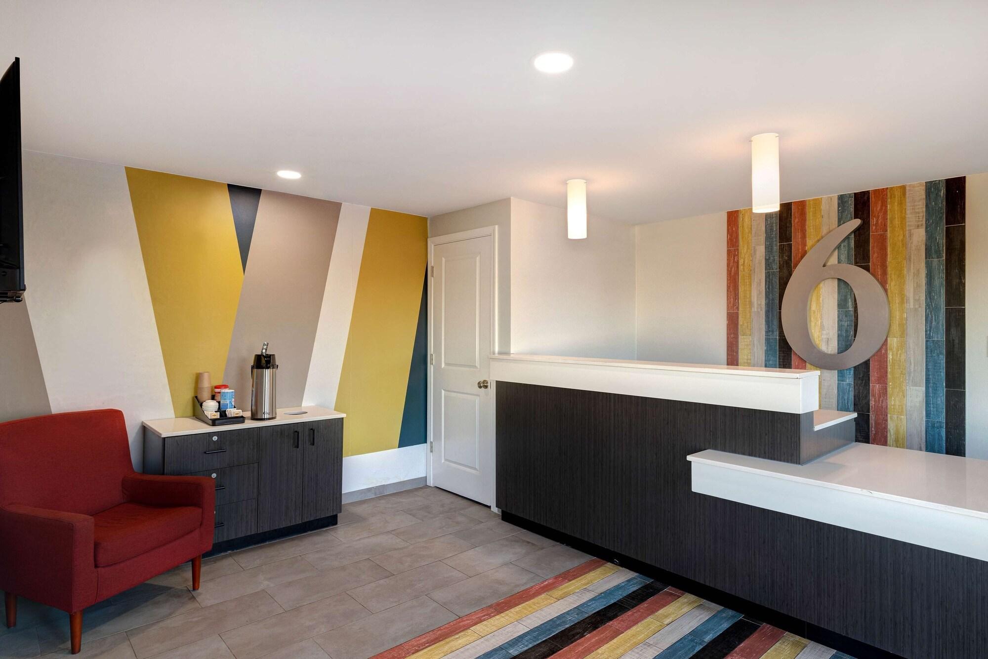 Vista Lobby Motel 6 Bonne Terre, MO