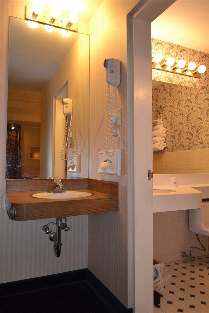 Set de Habitación Howard Johnson Harrisburg Pa