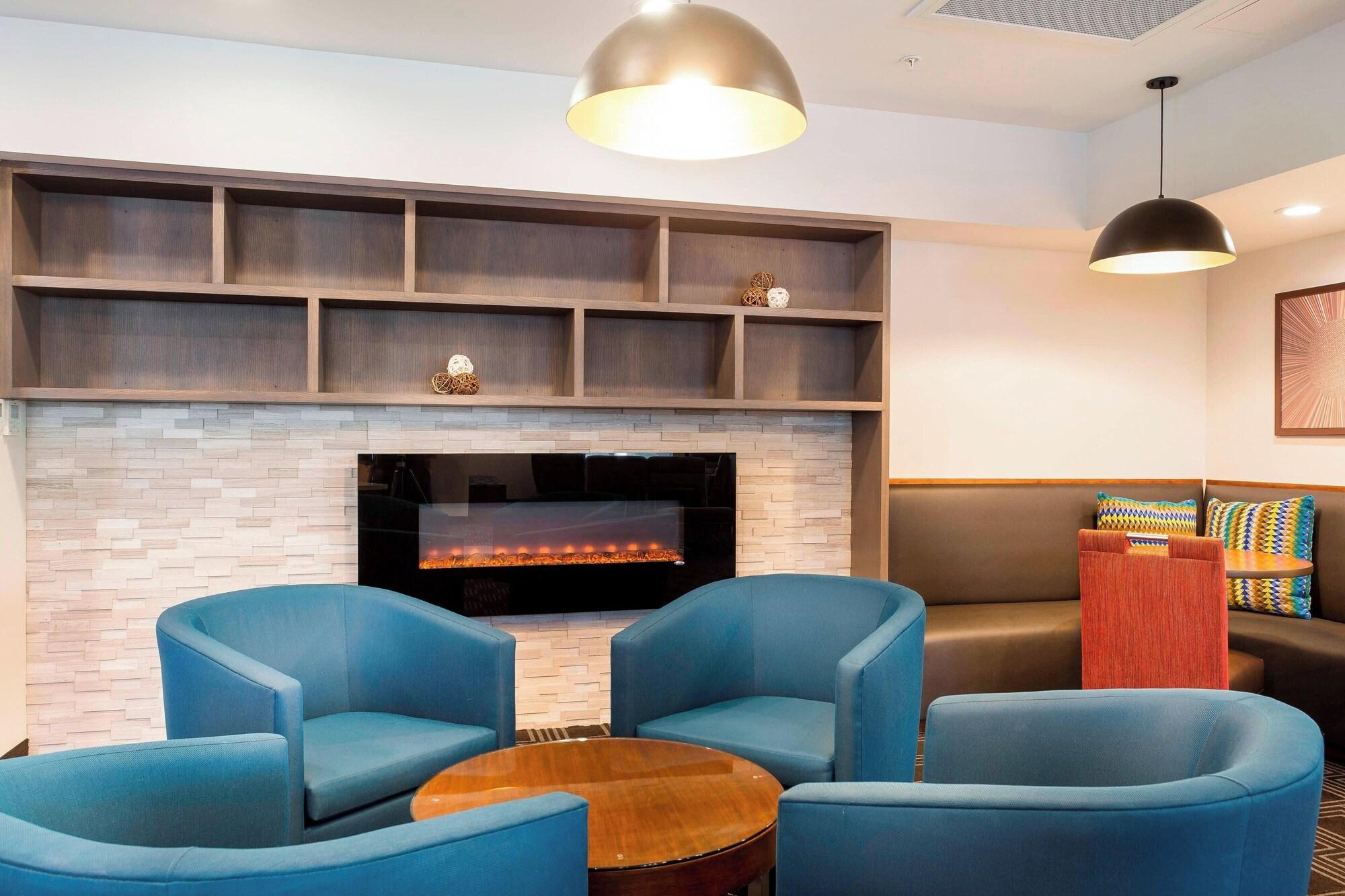 Vista Lobby TownePlace Suites San Mateo Foster City