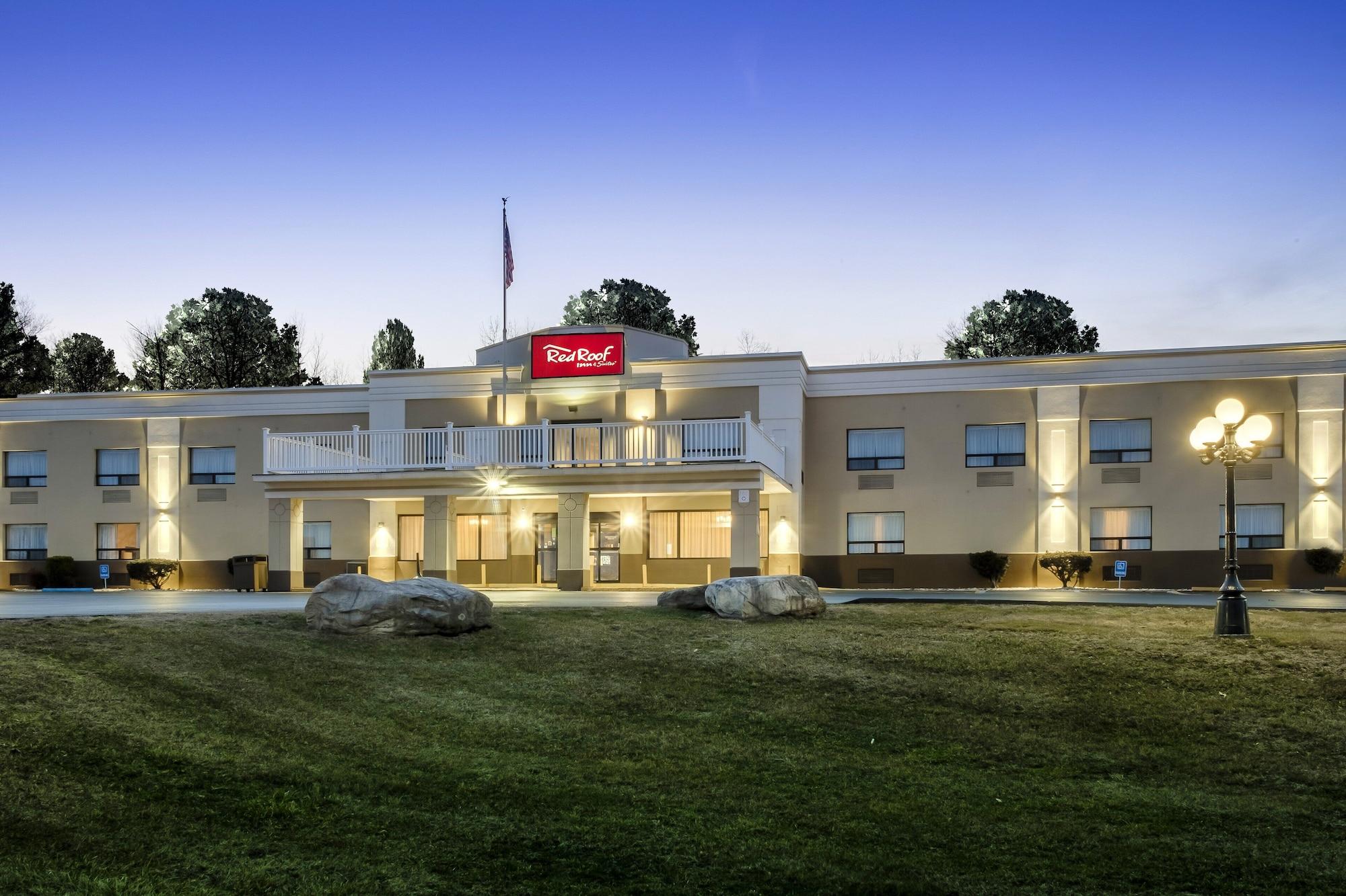 Vista Exterior Red Roof Inn & Suites Newburgh – Stewart Airport/ West Point