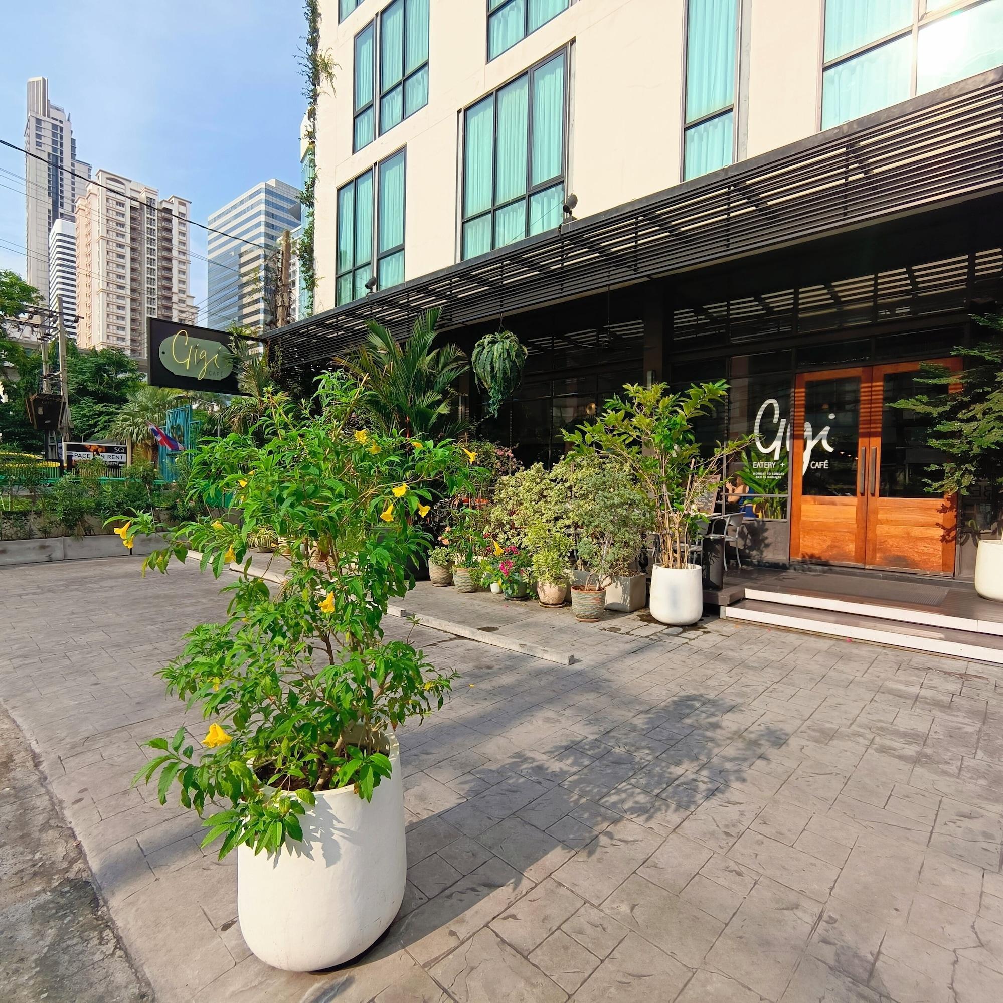 Vista Exterior Sacha's Hotel Uno