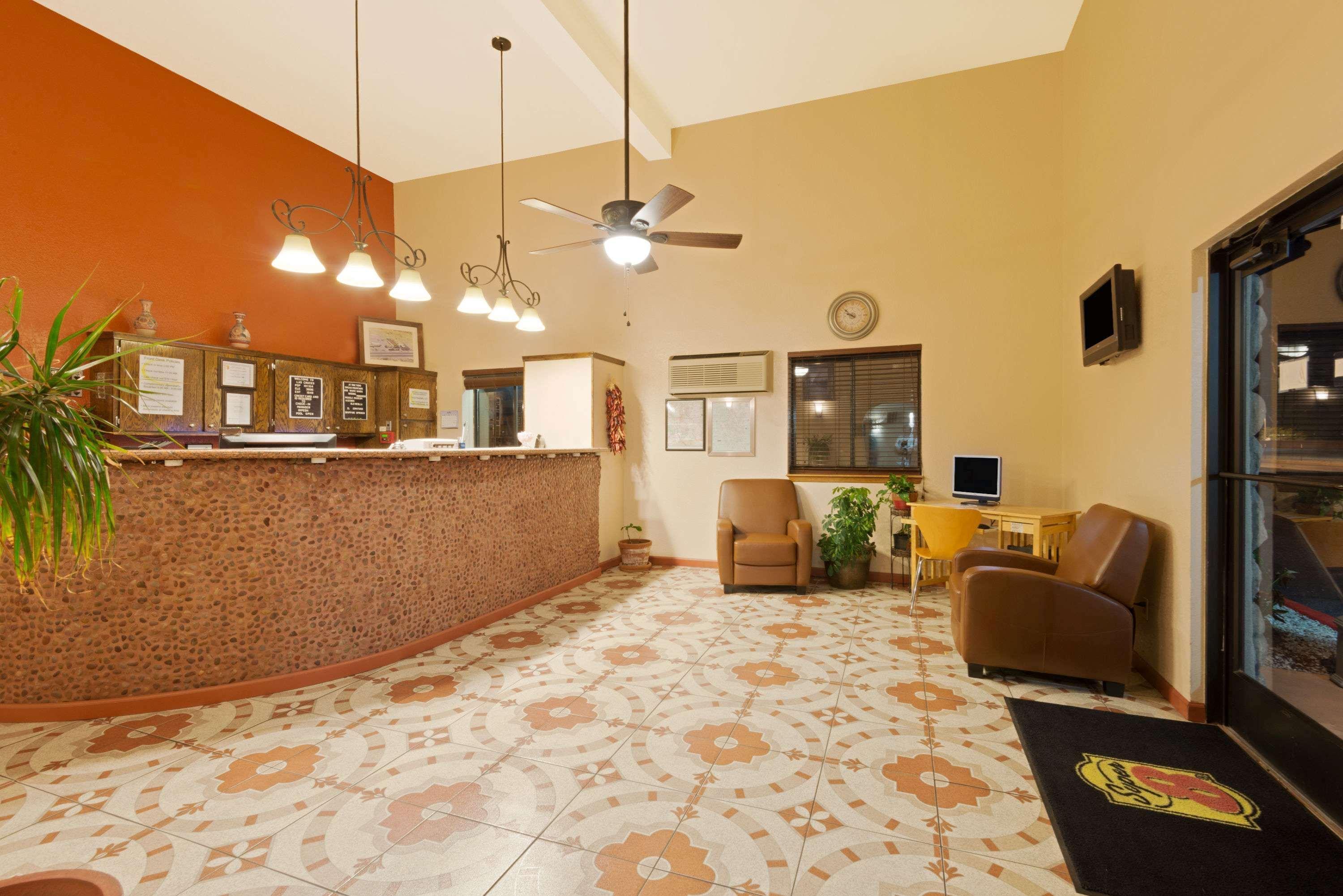 Vista Lobby Super 8 by Wyndham Las Cruces/White Sands Area