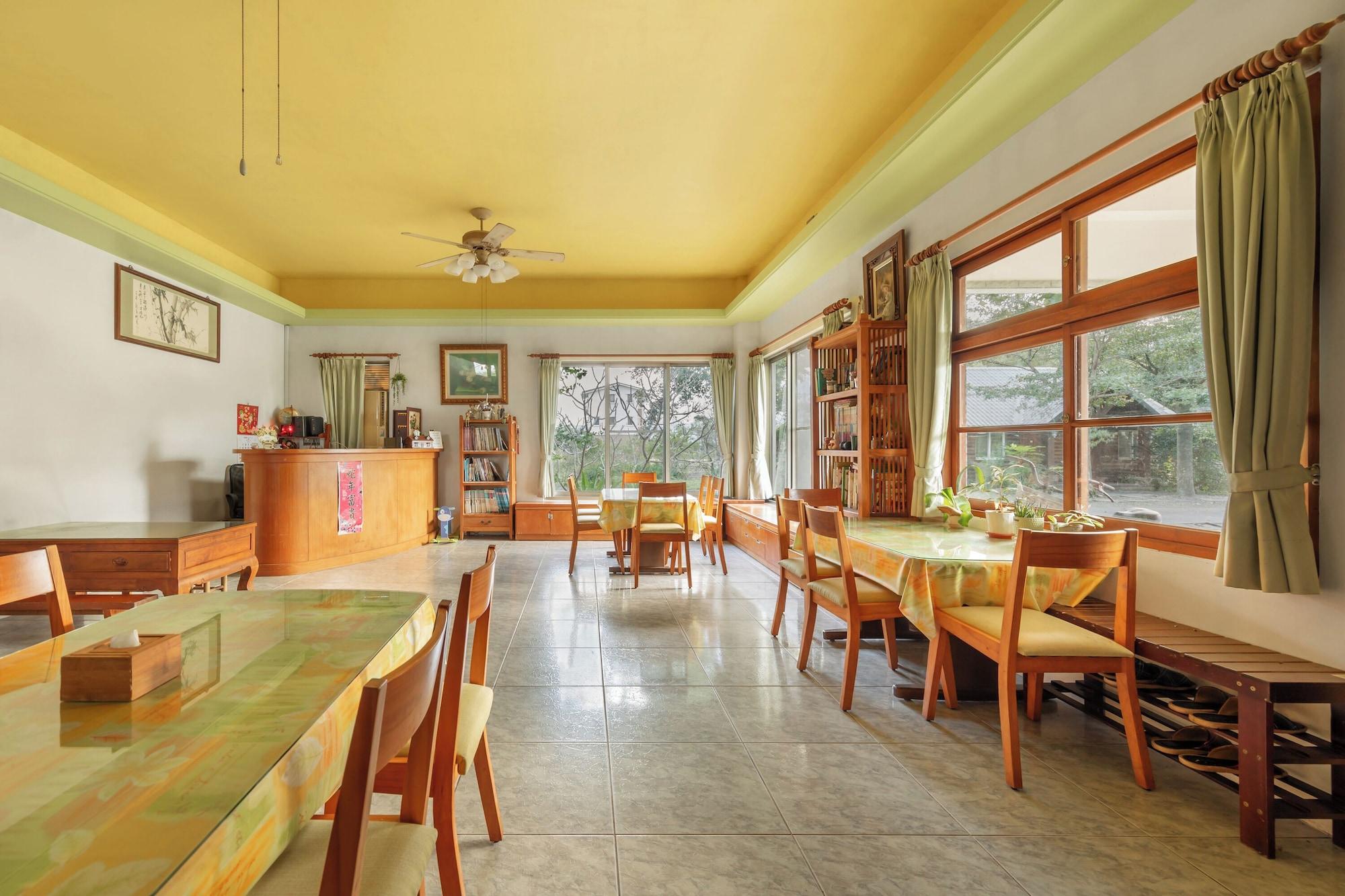 Vista Lobby Green Forest Villa