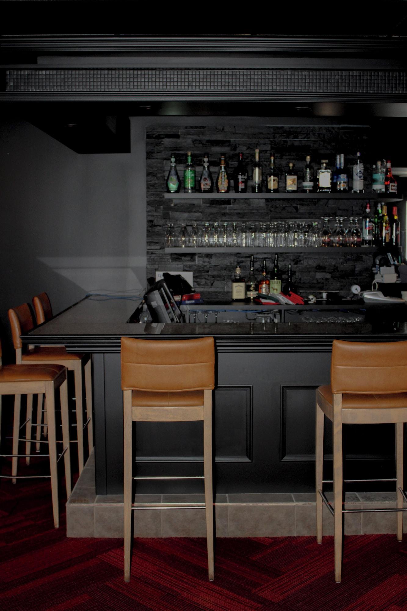 Bar/Salón Auberge Le Parasol