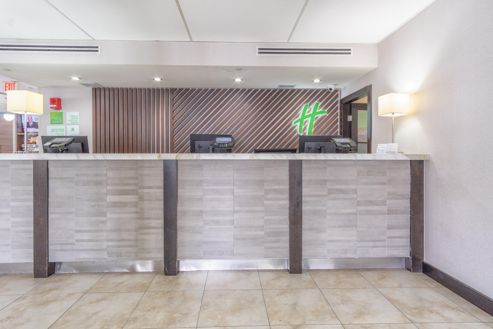 Vista Lobby Holiday Inn Miami - International Airport by IHG