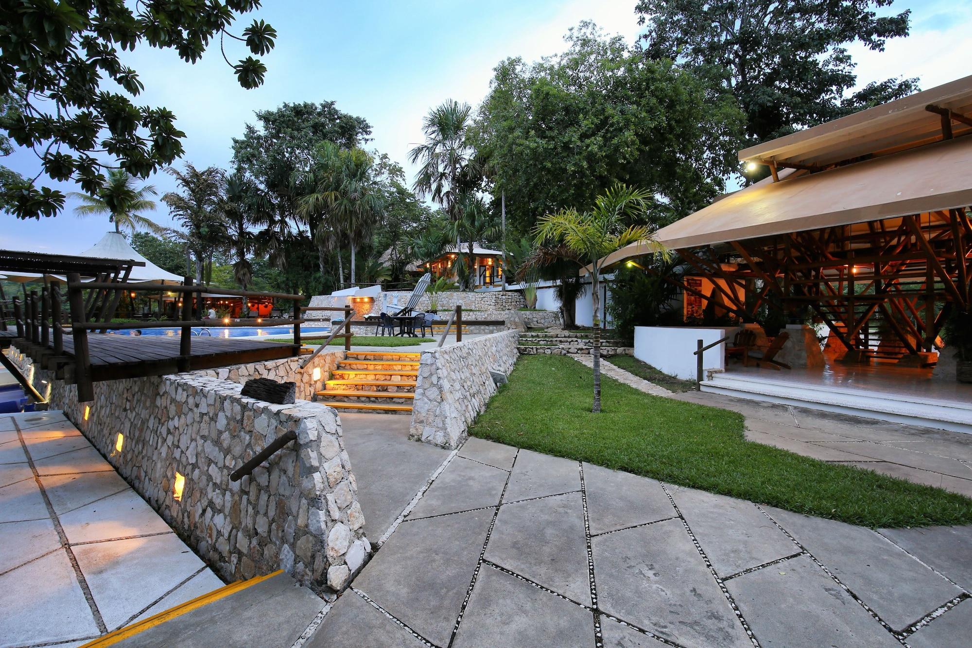 Vista Exterior Hotel Villa Maya