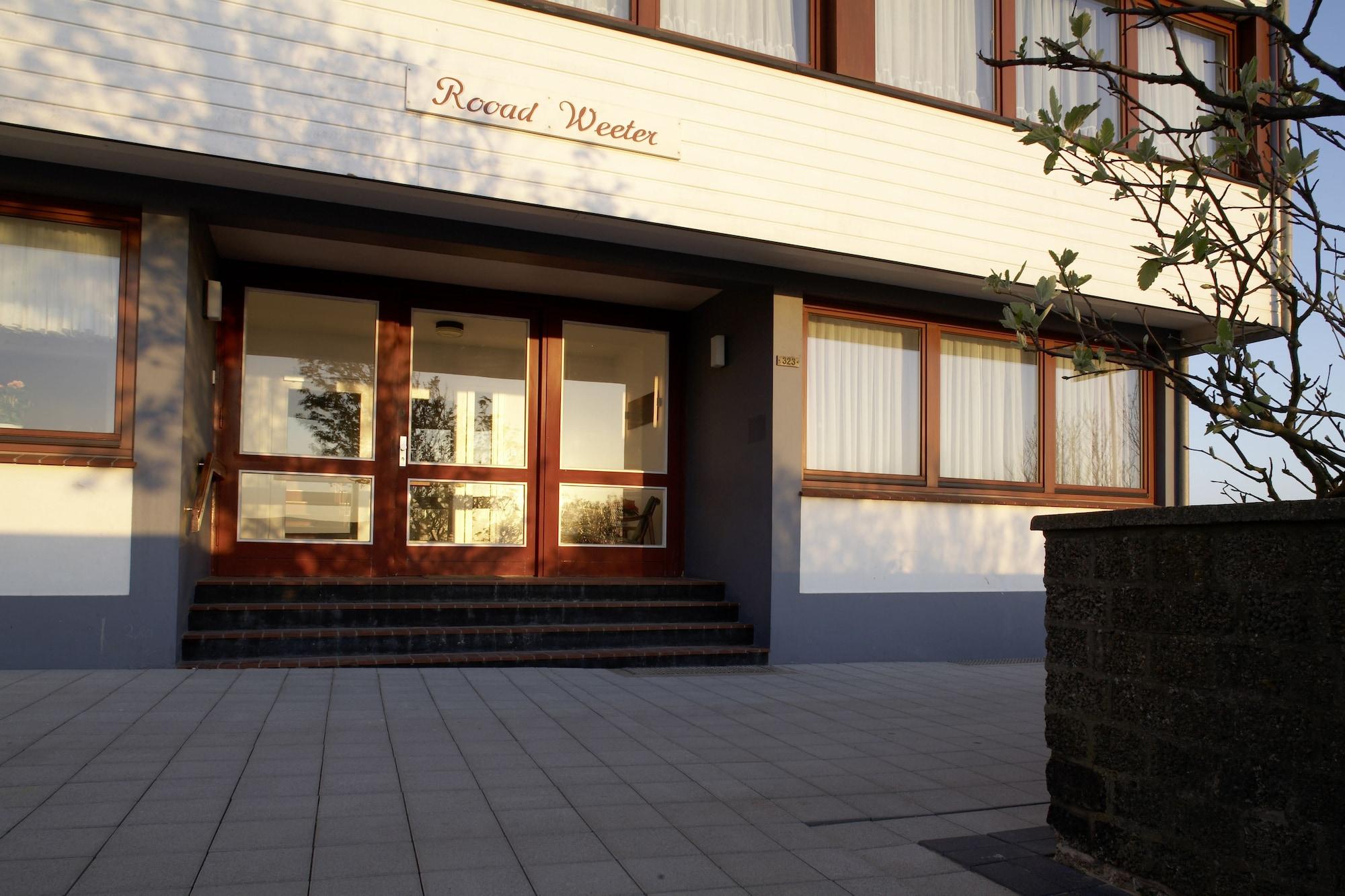 Vista Exterior Hotel Rooad Weeter