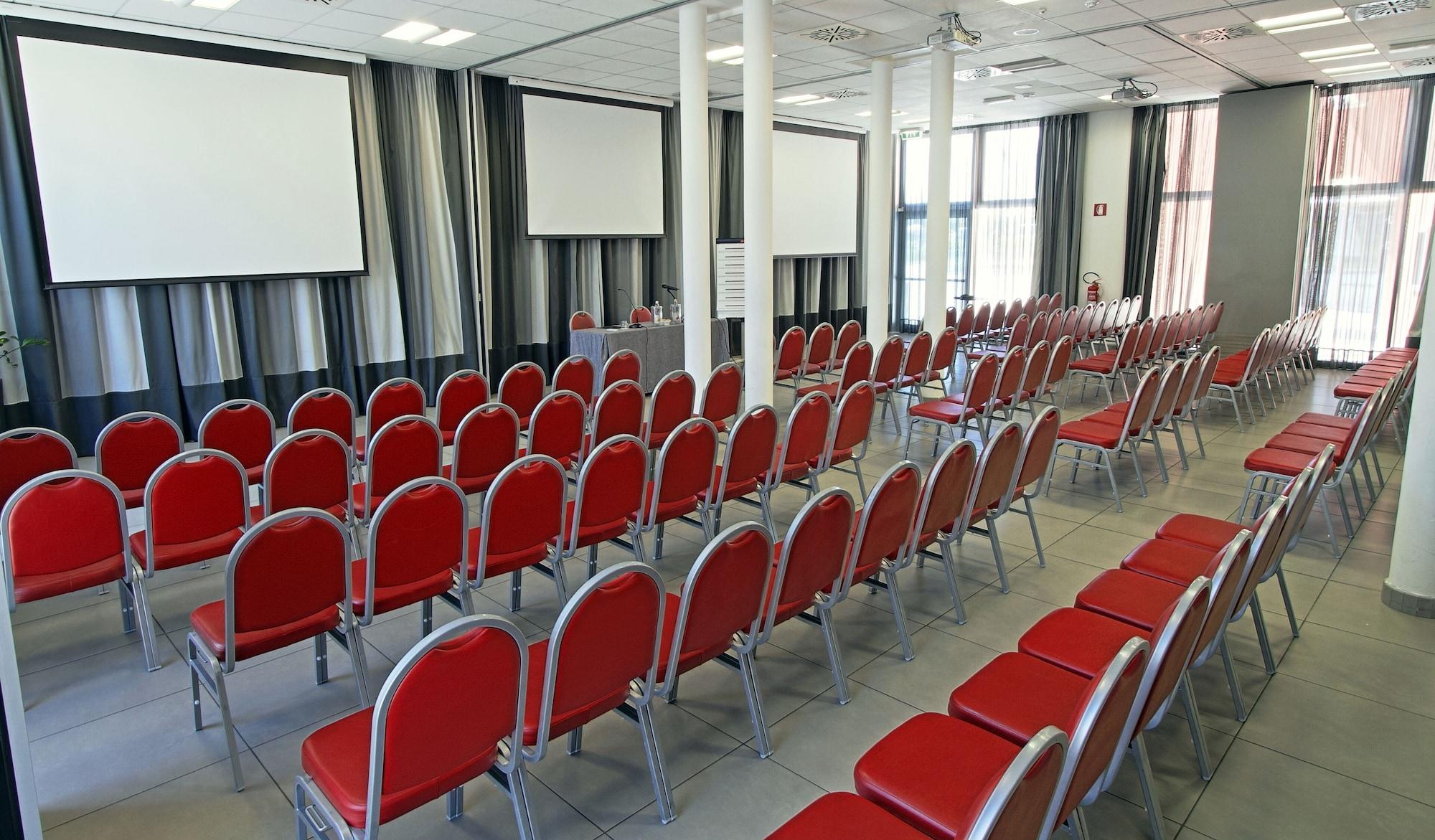 Sala de Reuniones Hotel Cosmopolitan Bologna