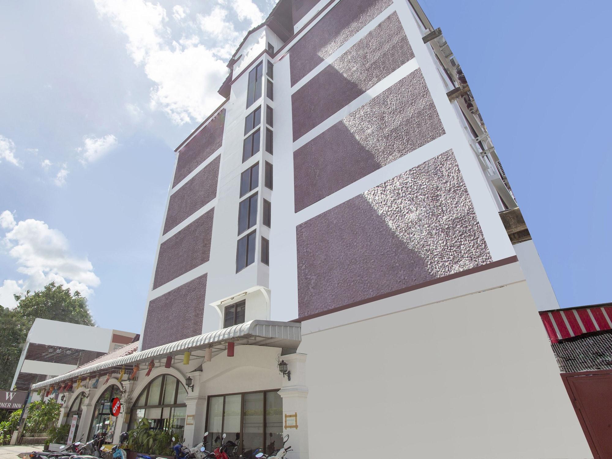 Vista Exterior Super OYO 1096 Winner Inn Hotel