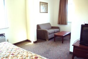 Alojamiento - Tropicana Inn and Suites