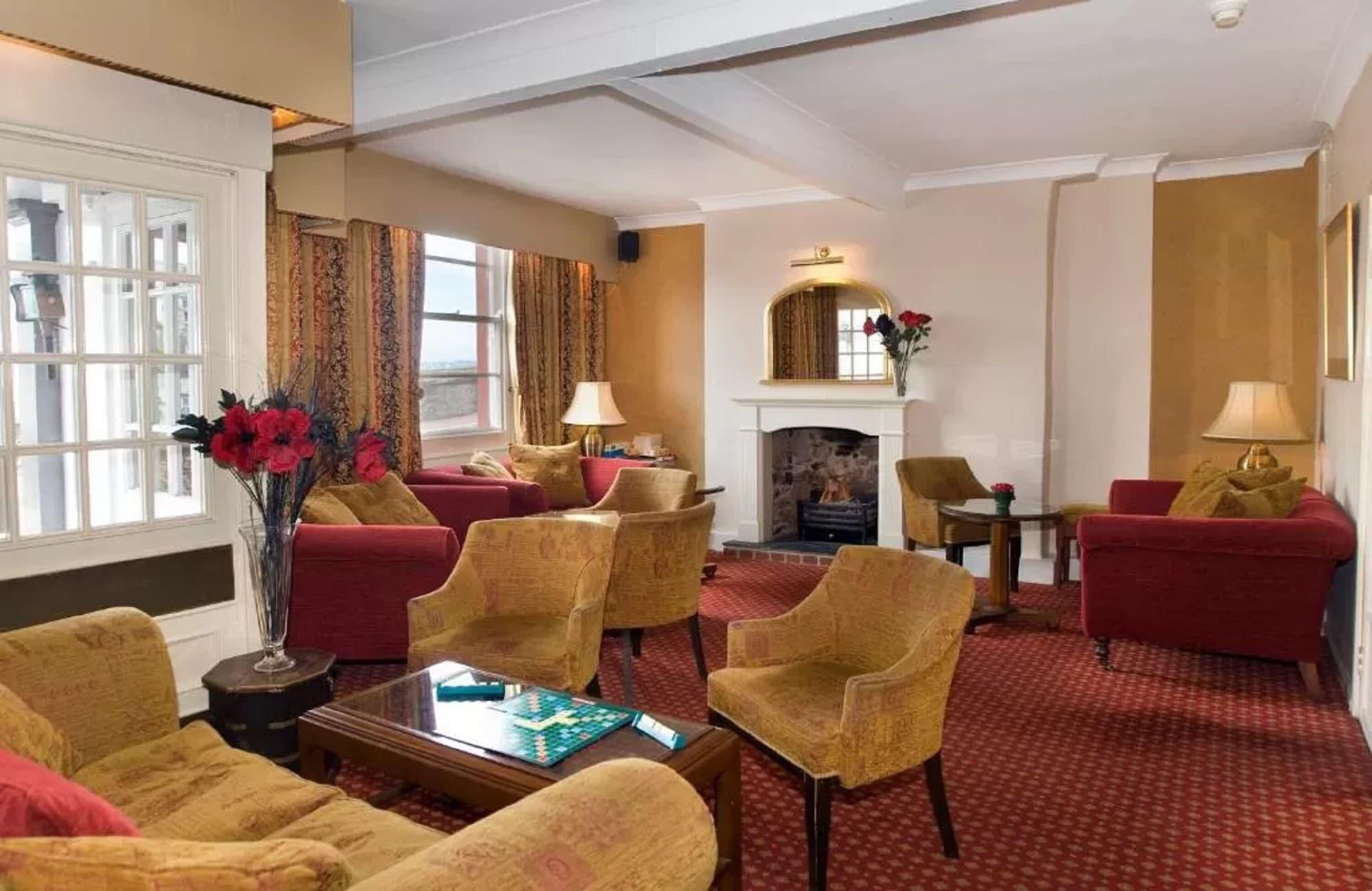 Vista Lobby Quayside Hotel