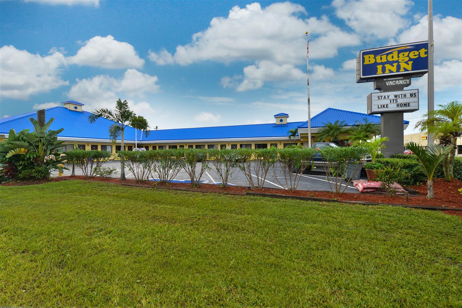 Vista Exterior Budget Inn Okeechobee