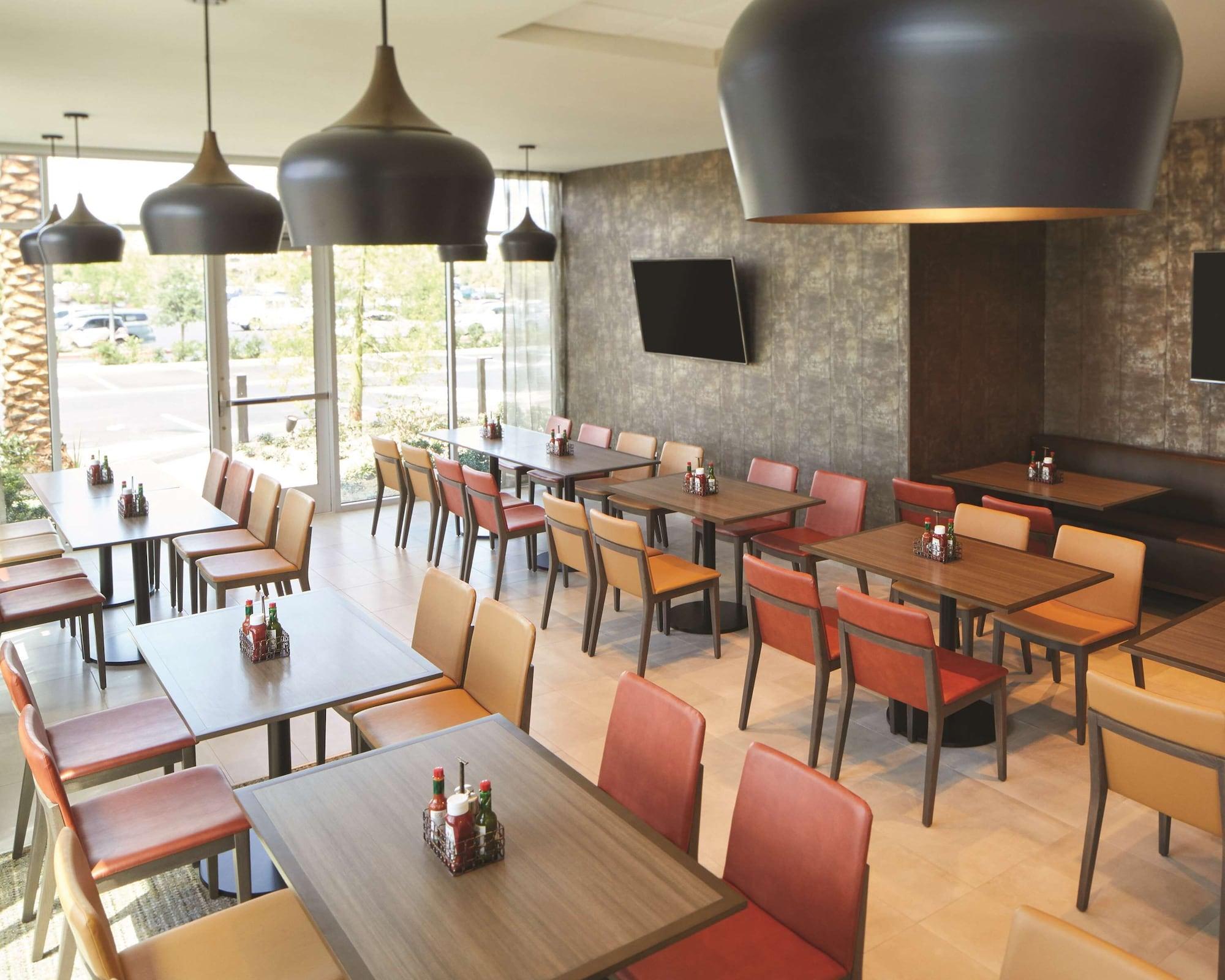 Vista Lobby Hyatt Place Las Vegas at Silverton Village