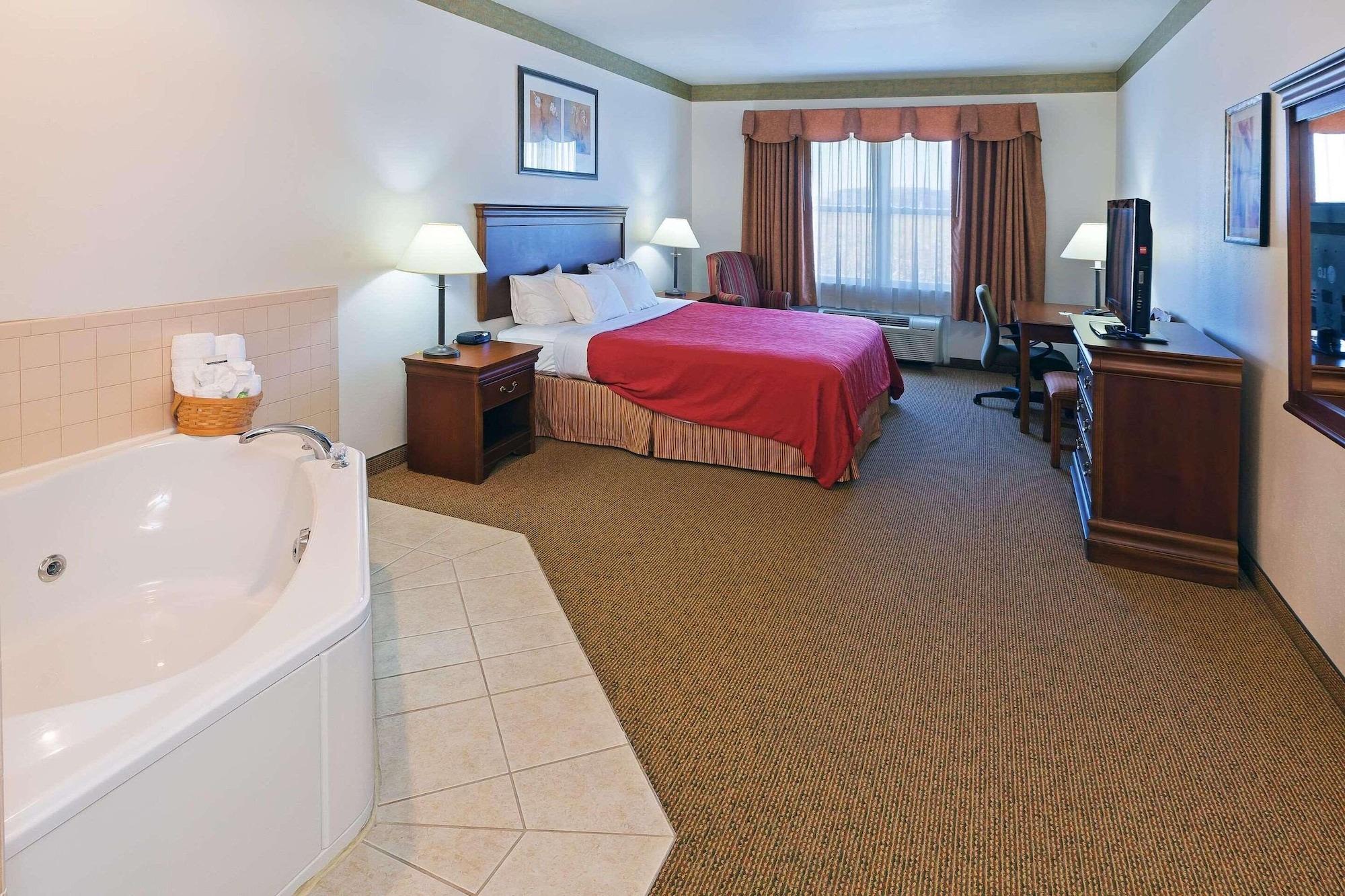 Habitación Country Inn & Suites by Radisson, Chambersburg, PA