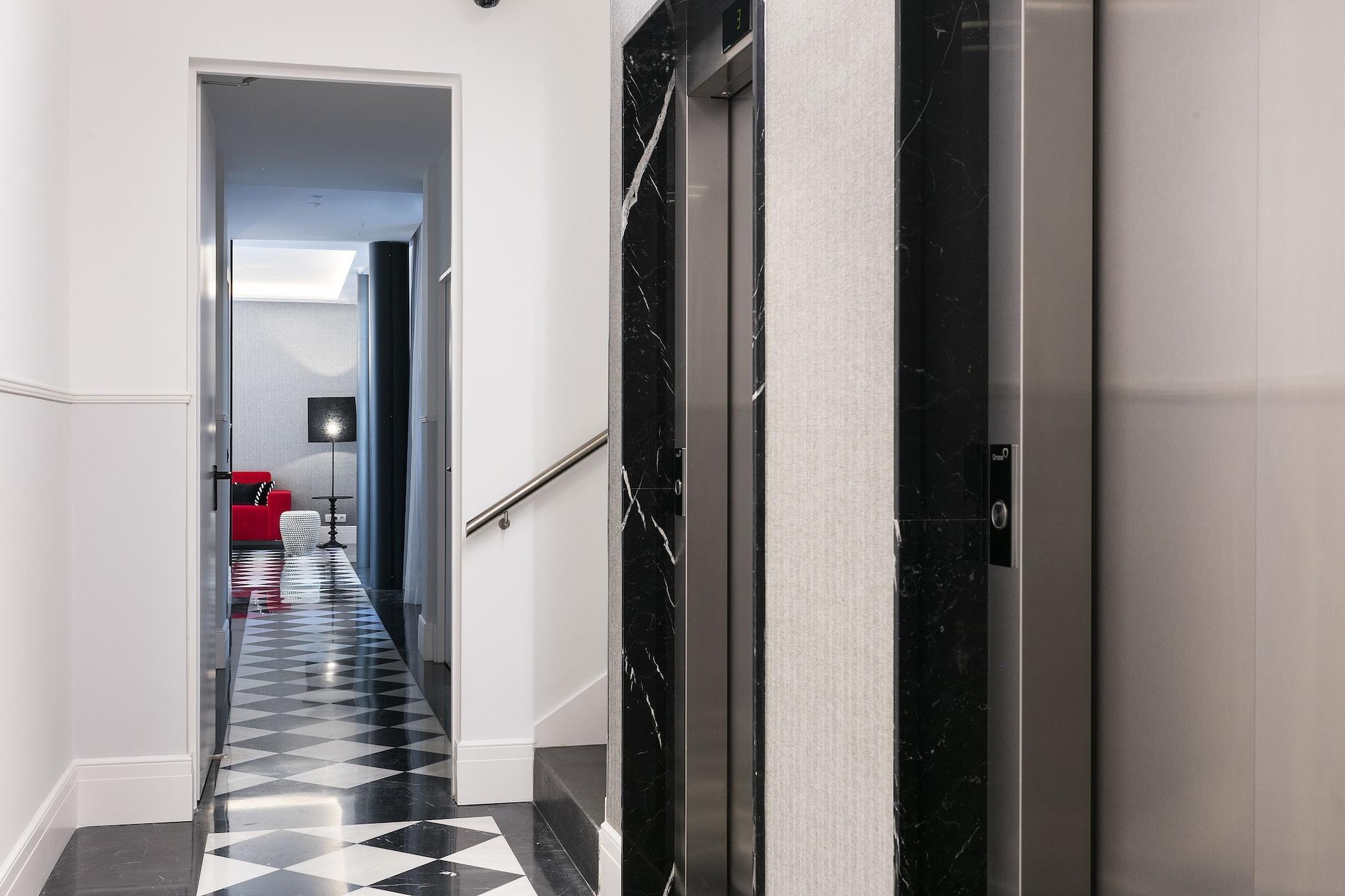 Bar/Salón Murmuri Residence Mercader