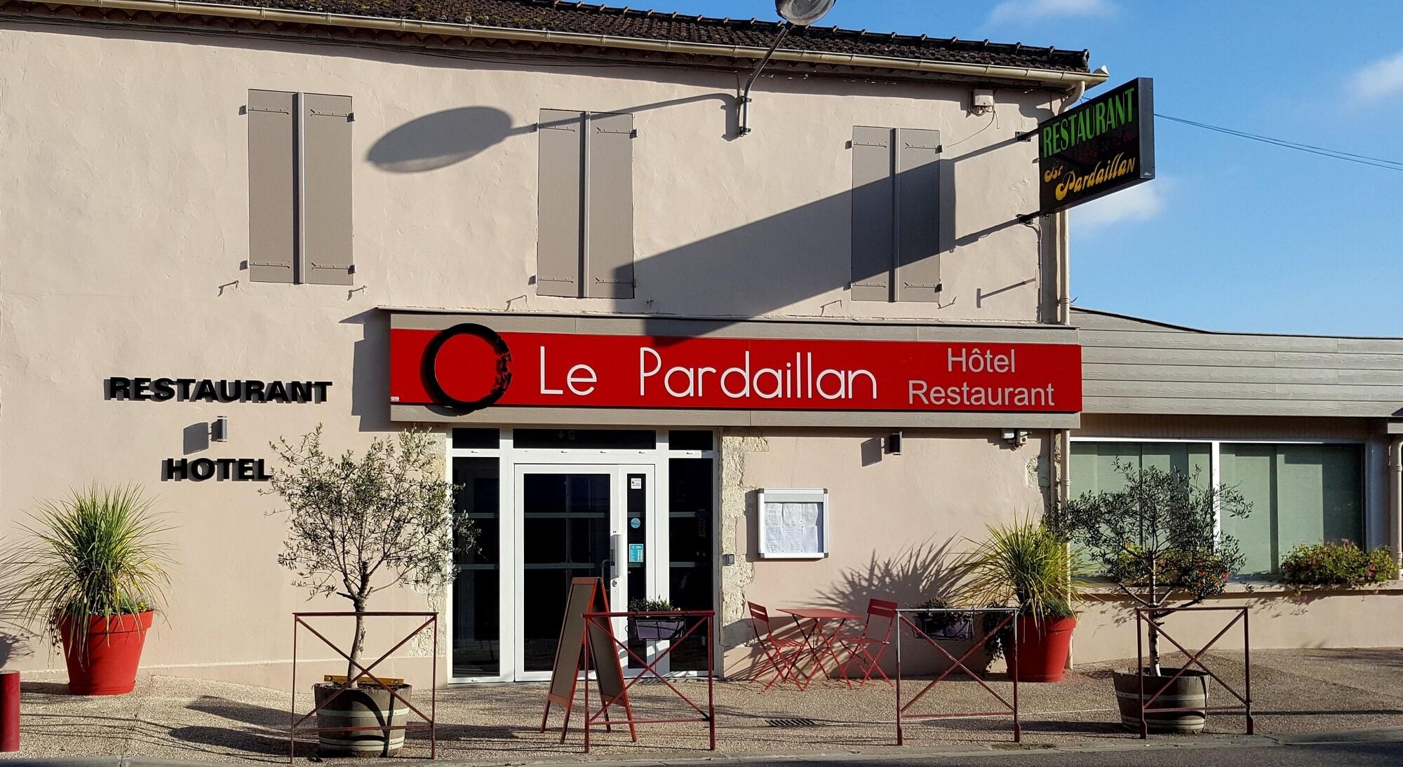 Varios Logis Hôtel Restaurant Le Pardaillan
