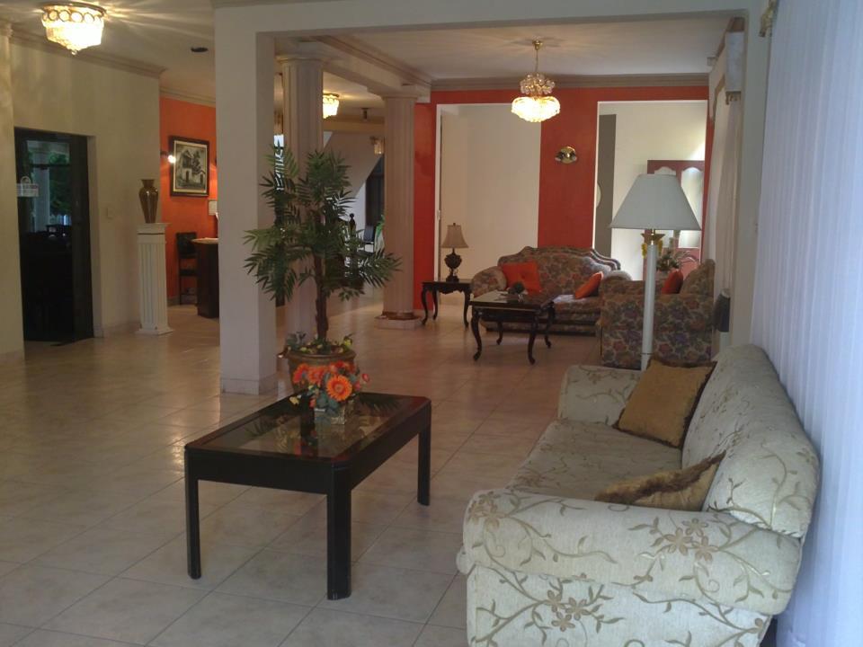 Vista Lobby El Salvador Hotel