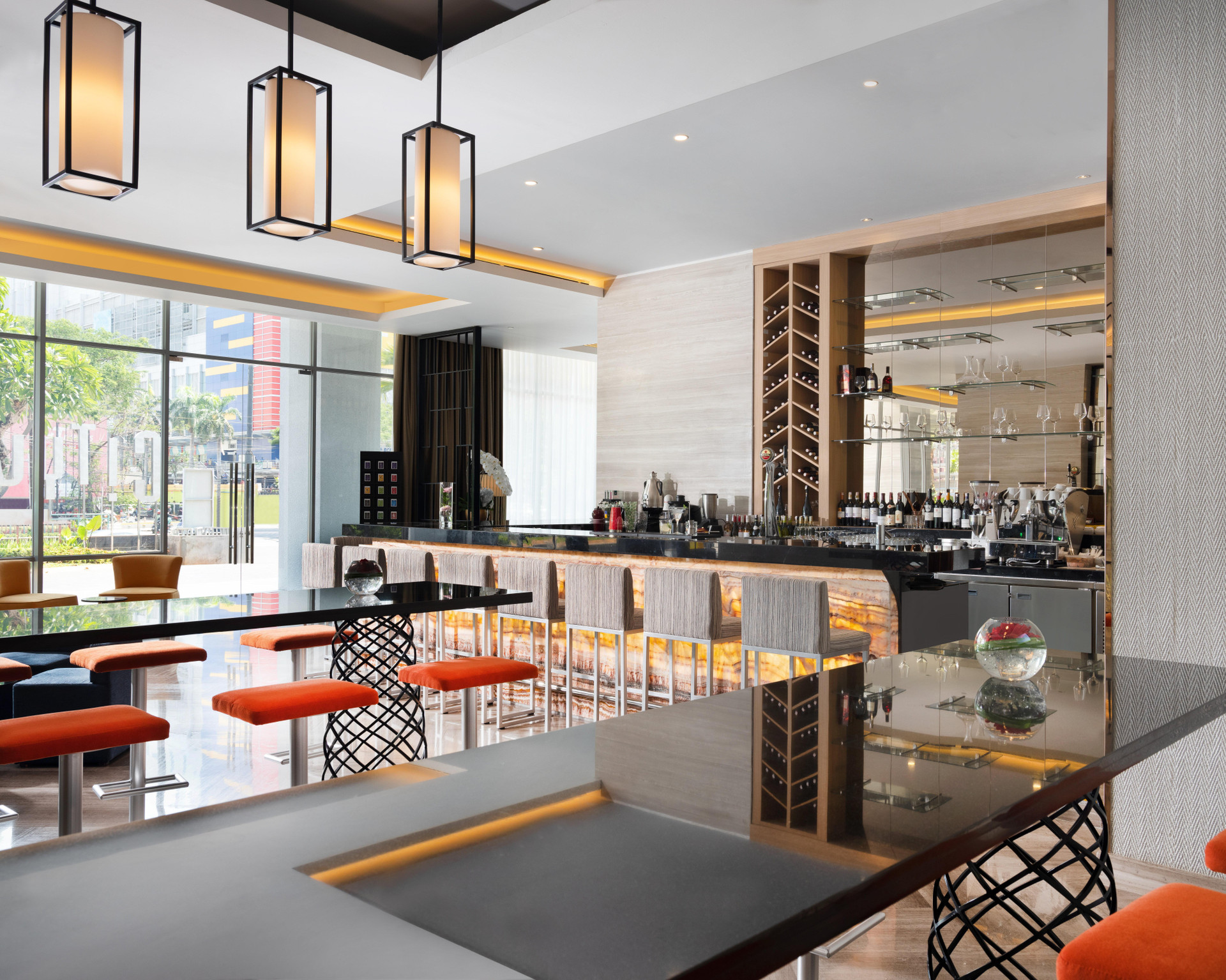 Bar/Salón Holiday Inn & Suites Jakarta Gajah Mada by IHG