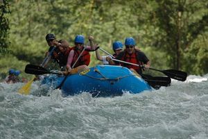 Actividad - Rafting en aguas bravas en el río Savegre | Clase III desde Manuel Antonio