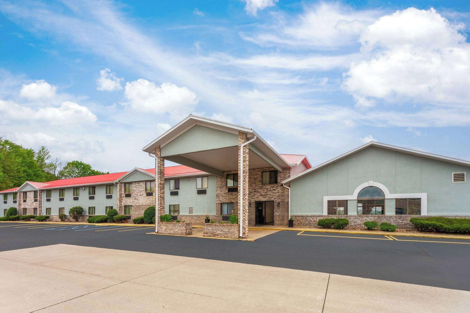 Varios Super 8 by Wyndham Mt. Vernon