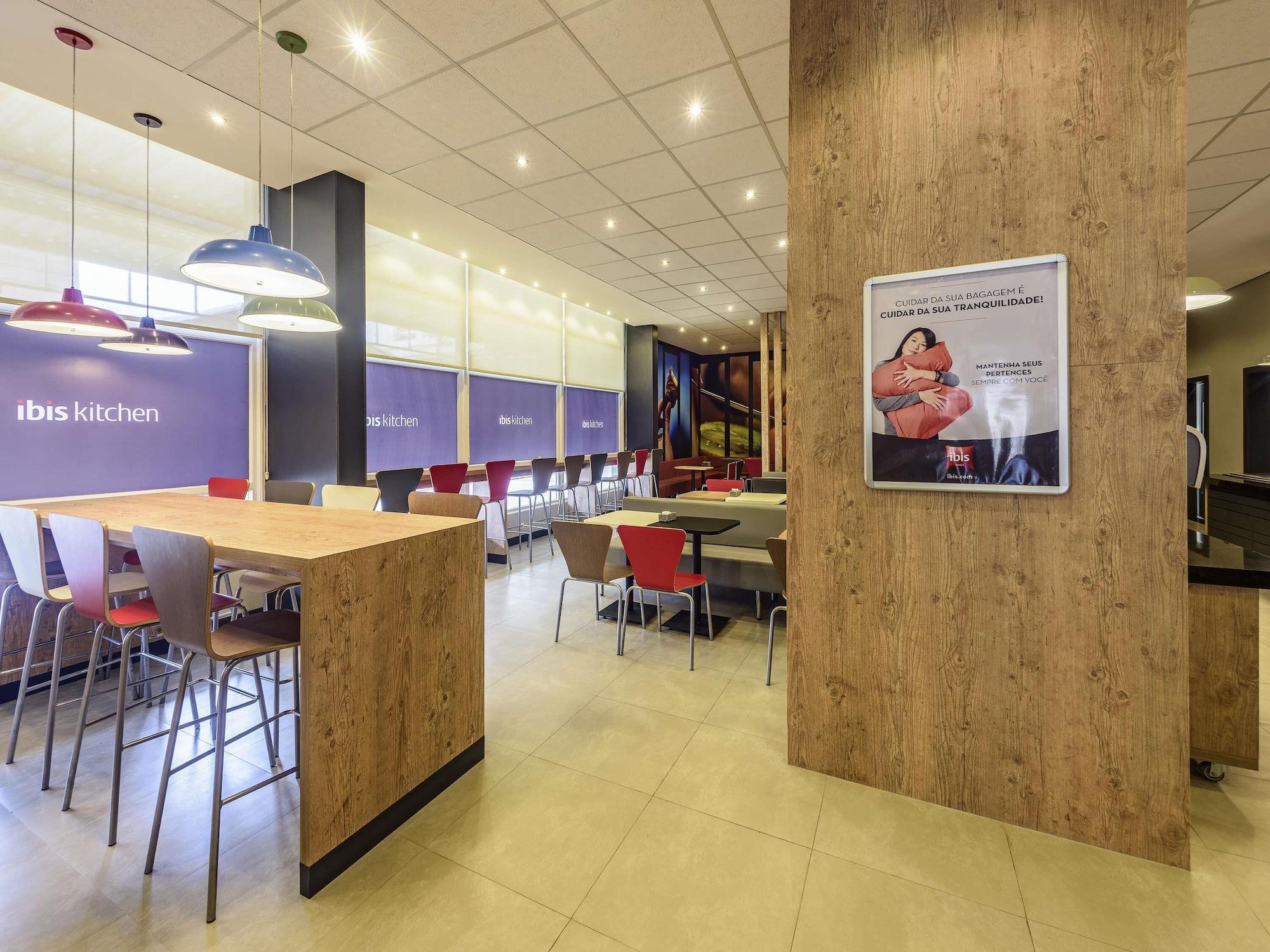 Bar/Salón ibis Jacarei