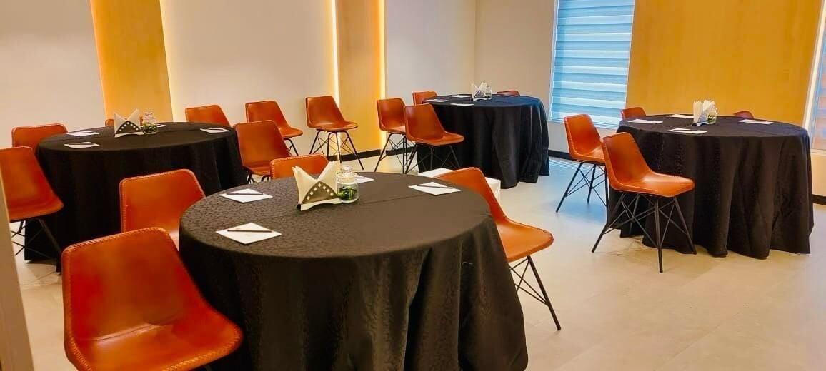 Sala de Reuniones Zibe Luxe Kakinada by GRT Hotels
