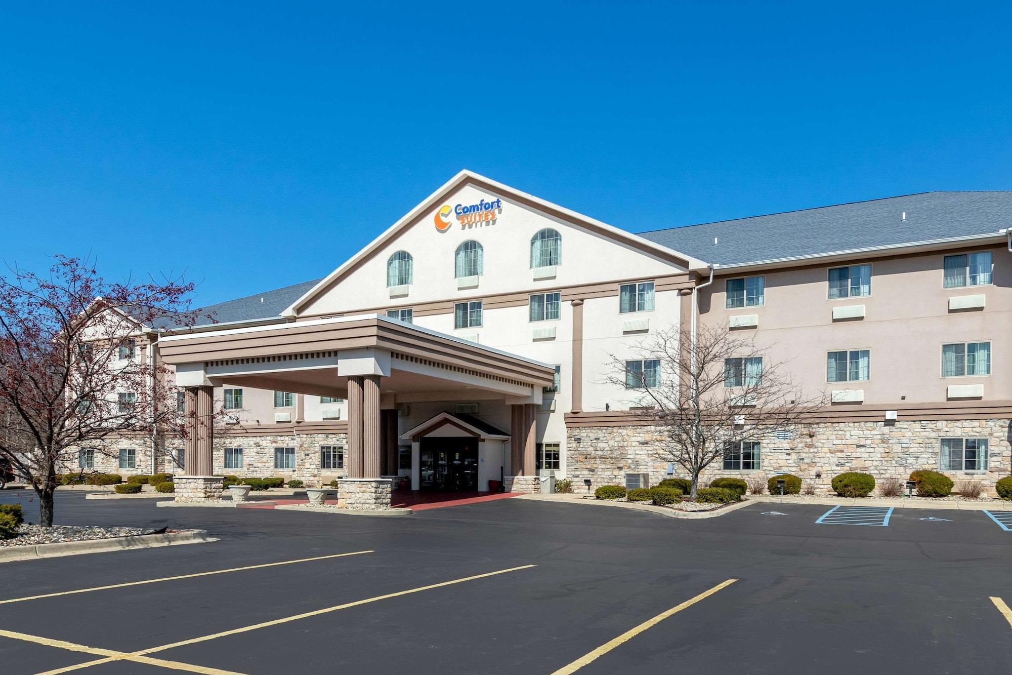 Vista Exterior Comfort Suites Stevensville - St. Joseph