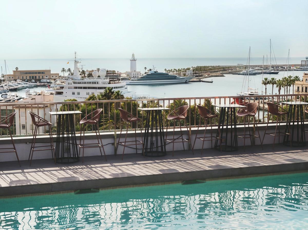 Vista Piscina Catalonia Molina Lario