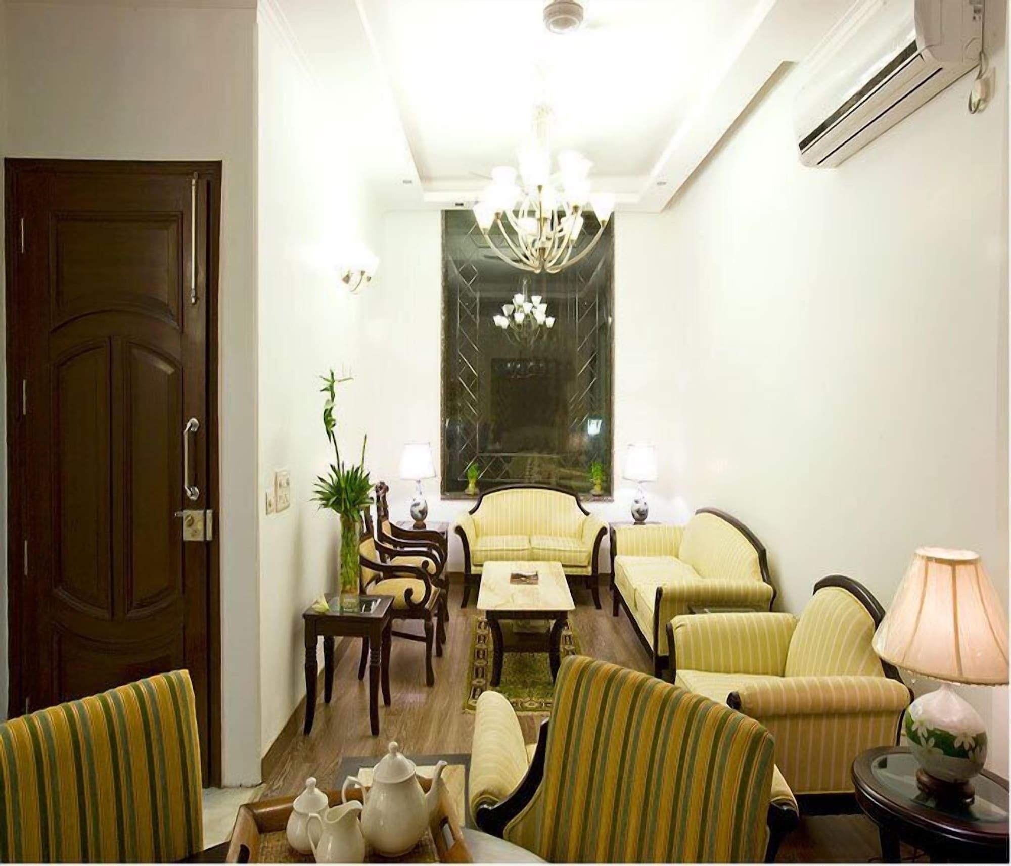 Vista Lobby Evergreen Suites Defence Colony