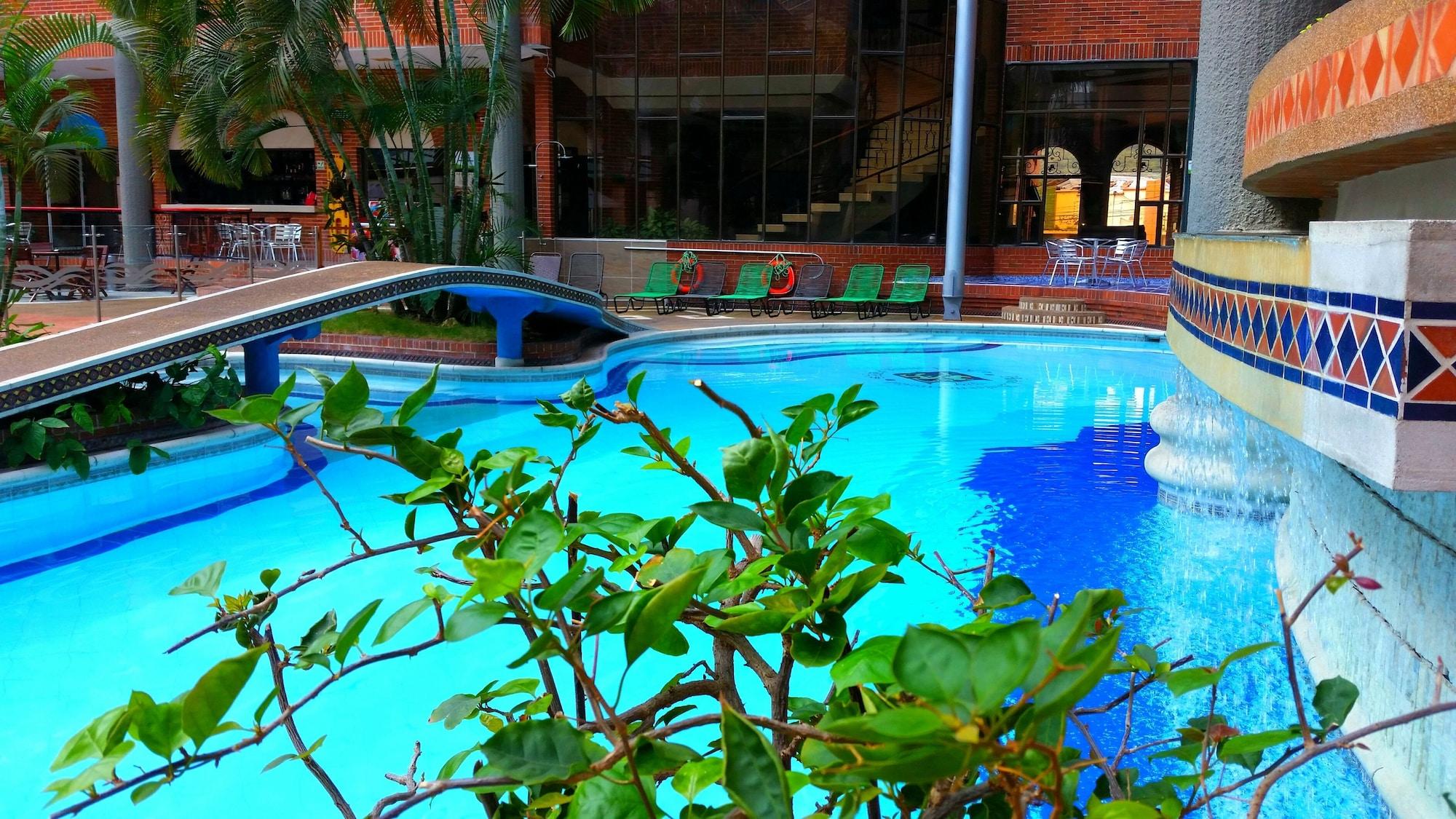 Vista Piscina Casa Morales Hotel Internacional y Centro de Convenciones
