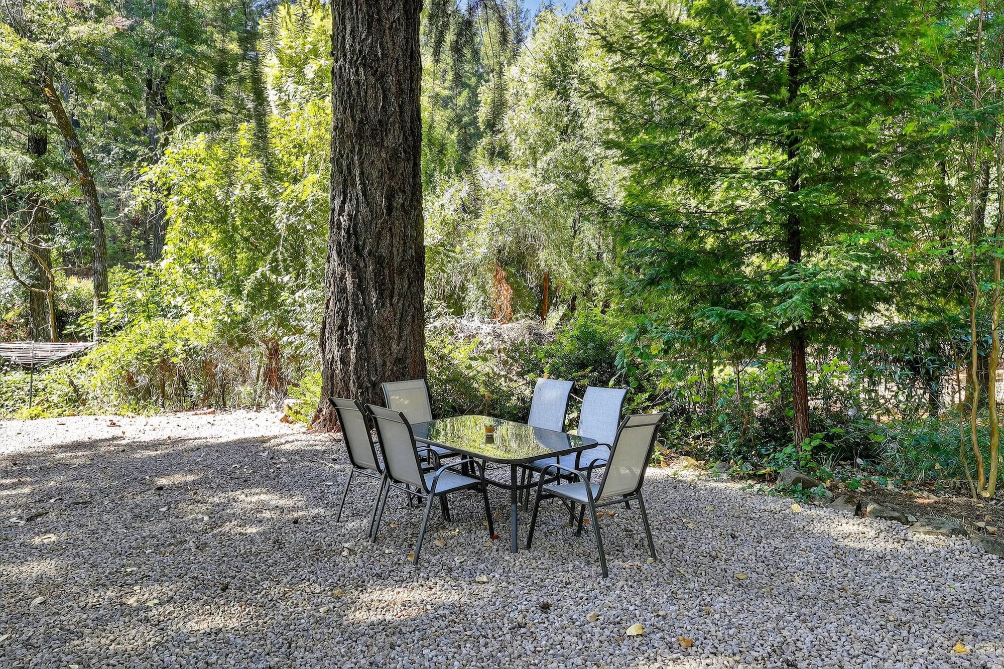 Restaurant Rouge Cobb Mountain Hotel - Cabin 2