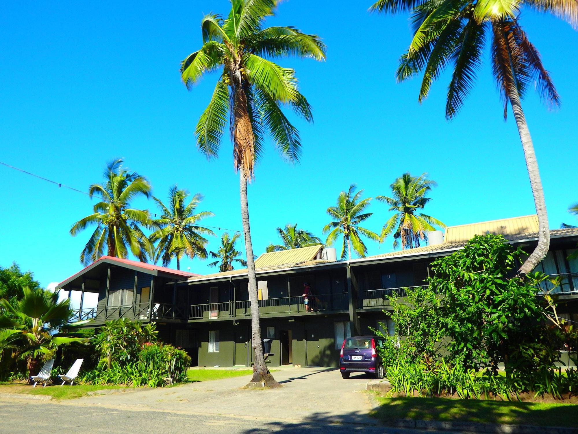 Varios Bamboo Backpackers