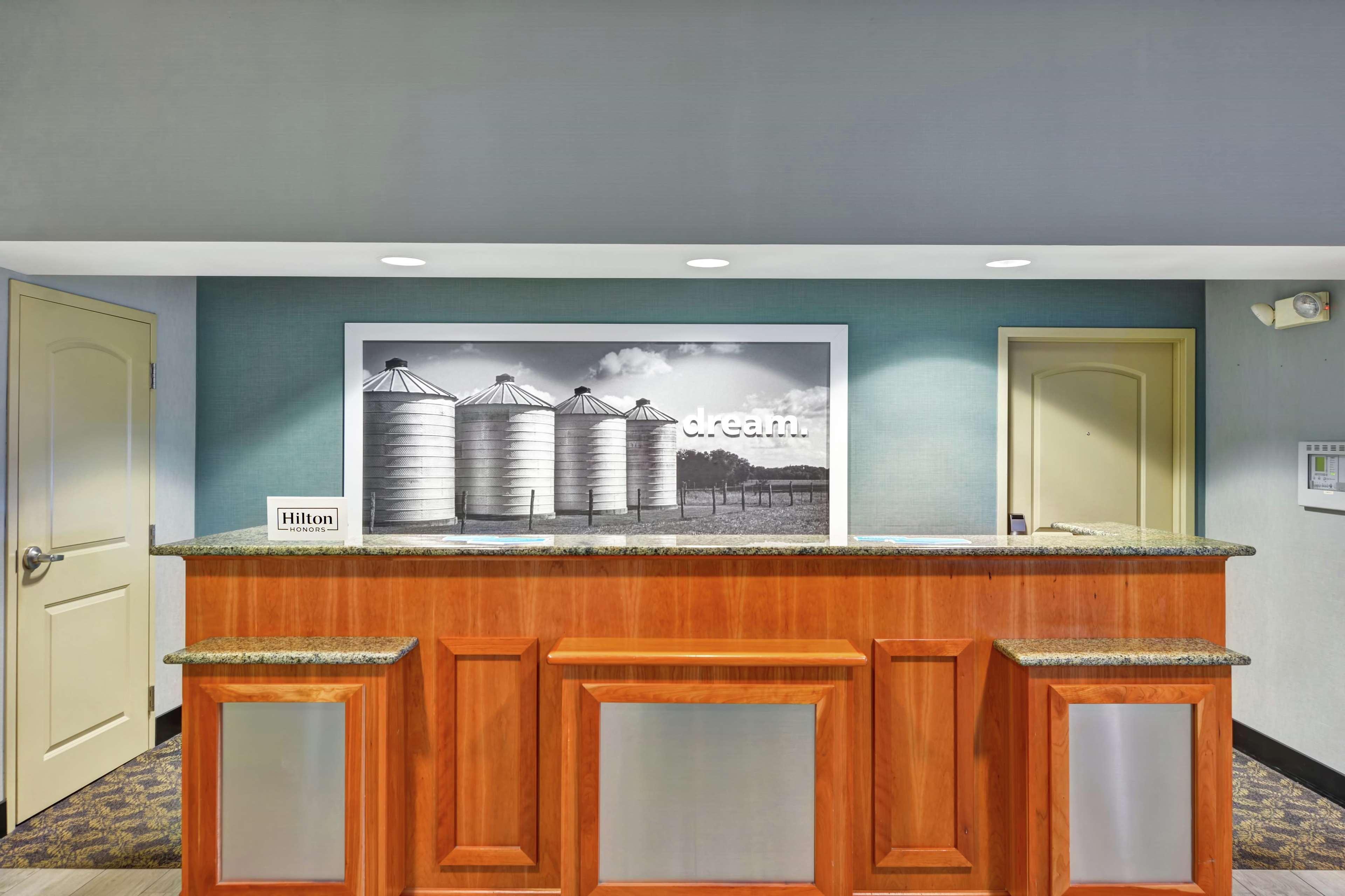 Vista Lobby Hampton Inn Lewisburg