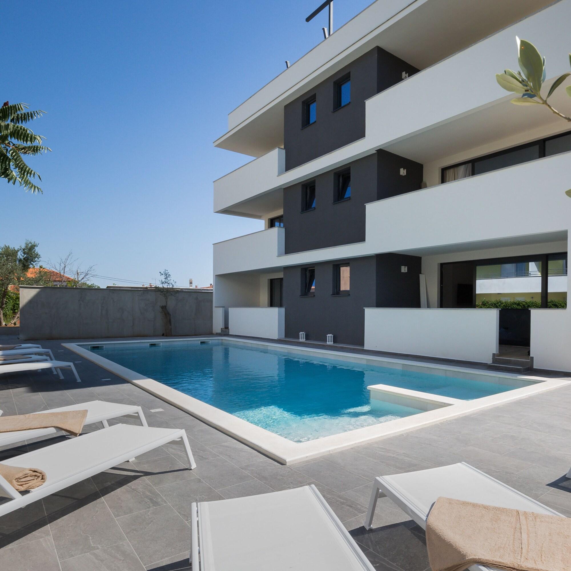 Vista Piscina Mirabilis Residence II