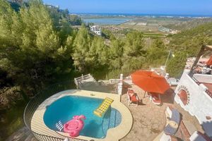 Alquiler Vacacional - Traumhaftes Ferienhaus mit Meerblick, Pool und Charme- Nur 8 Min. Zumm Strand