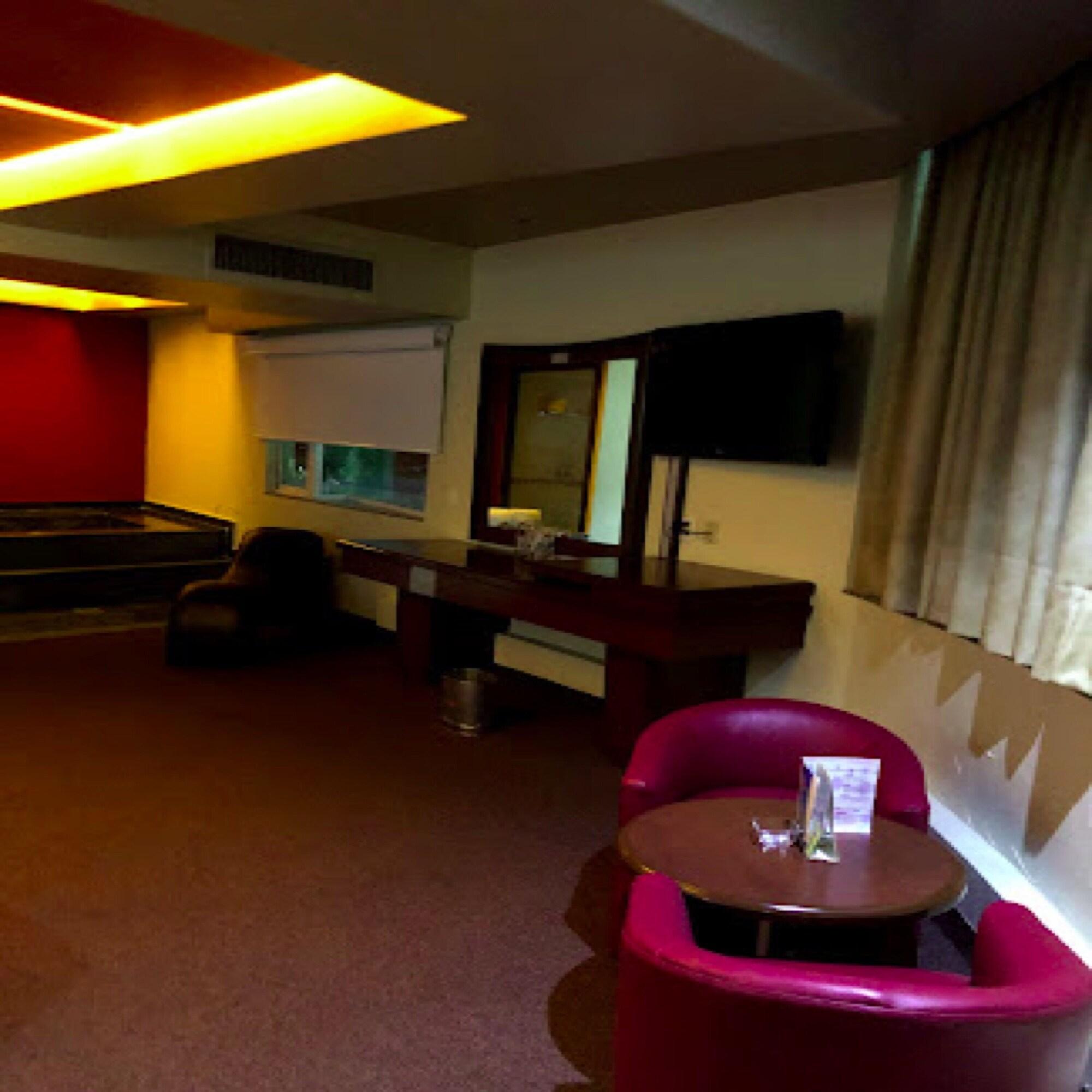 Comodidades del Alojamiento HM Hotel y Suites Plaza