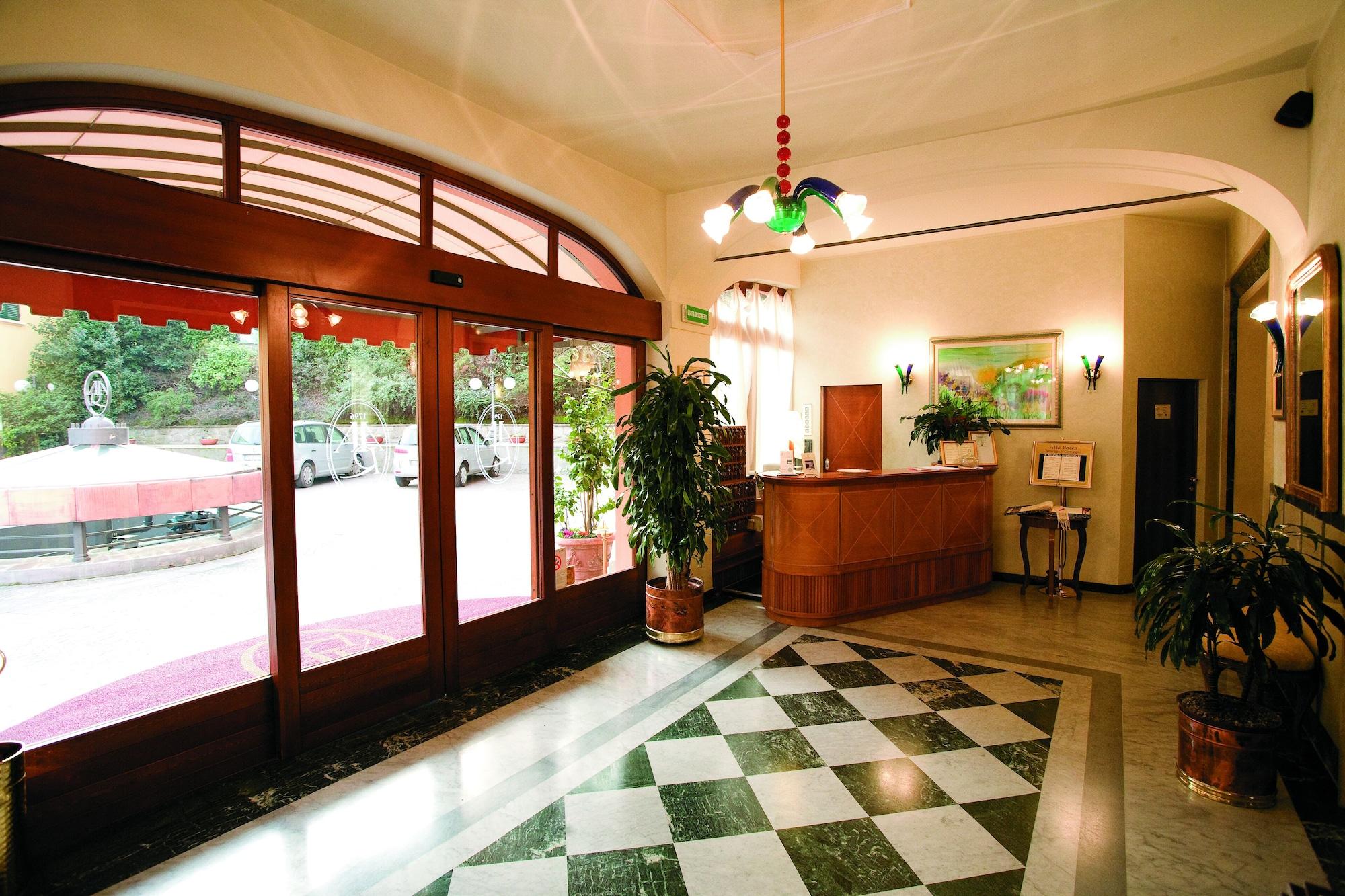 Vista Lobby Alla Rocca Hotel
