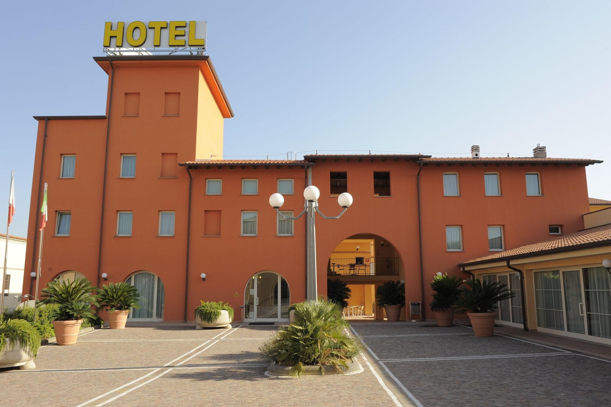 Varios Hotel Plazza