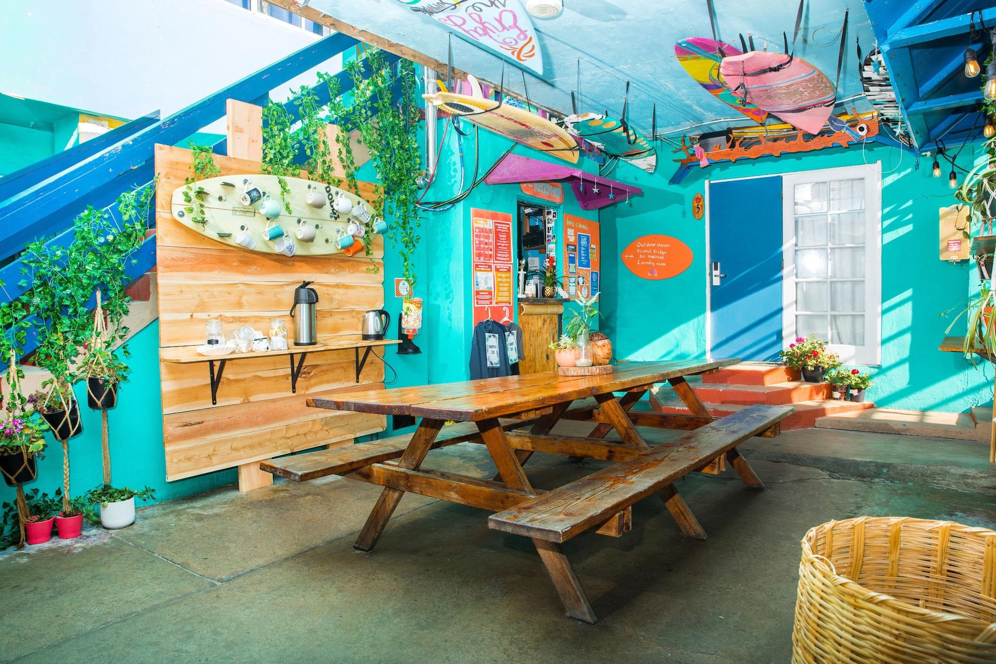 Restaurant ITH Beach Bungalow Surf Hostel