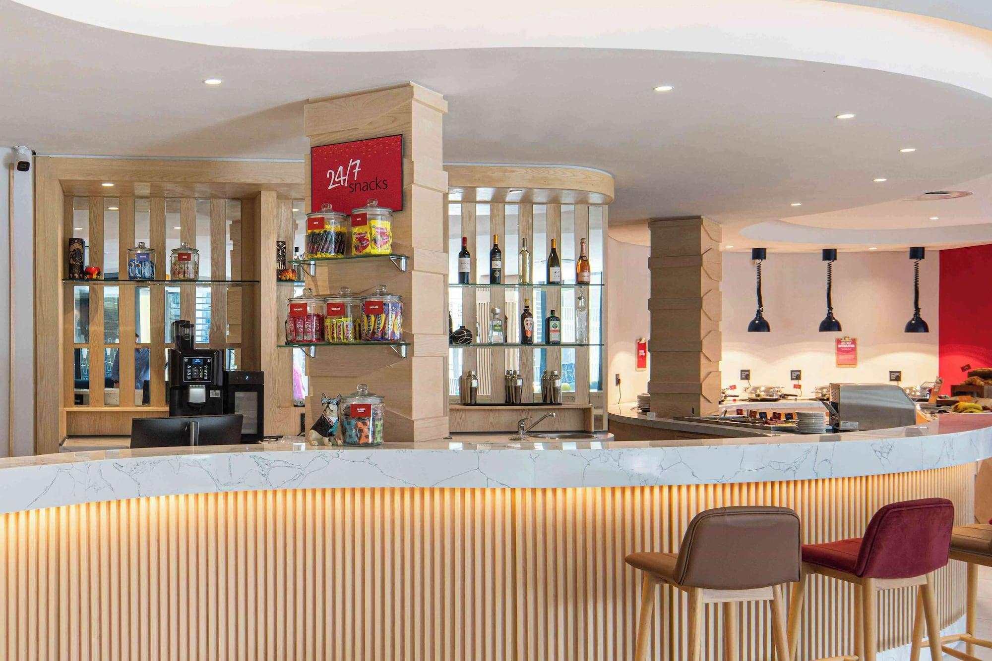 Bar/Salón Hampton By Hilton Sandton Grayston
