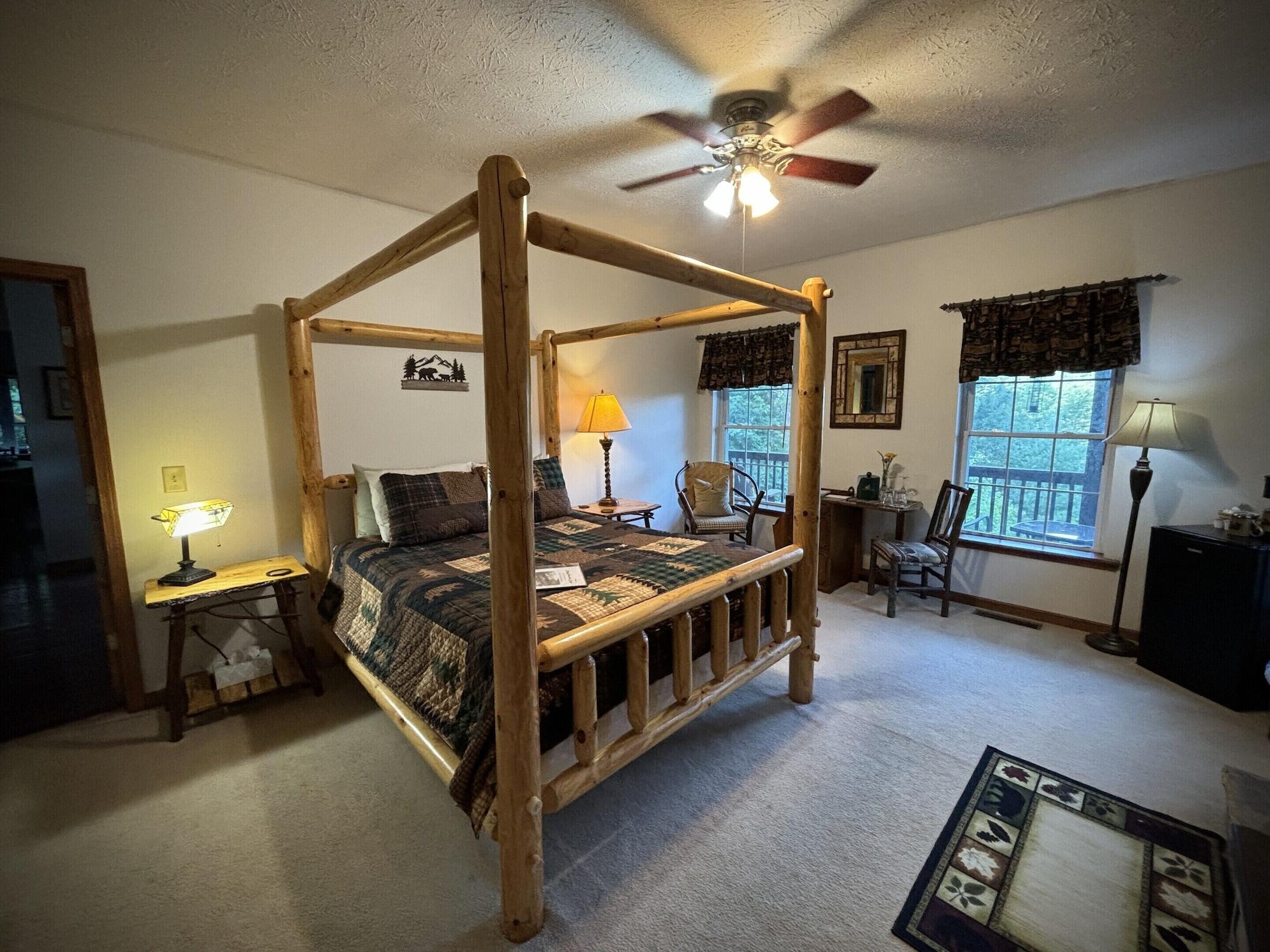 Varios Long Mountain Lodge