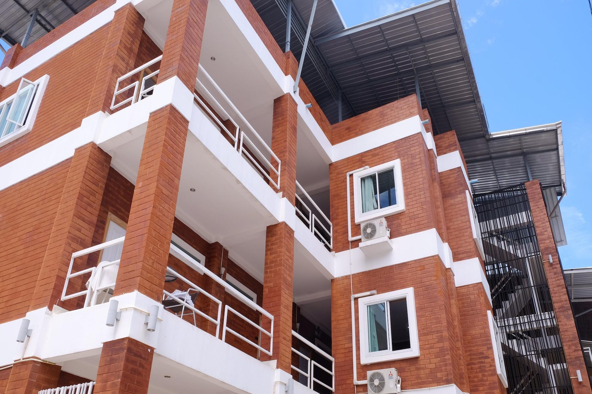 Varios Changsova Hotel