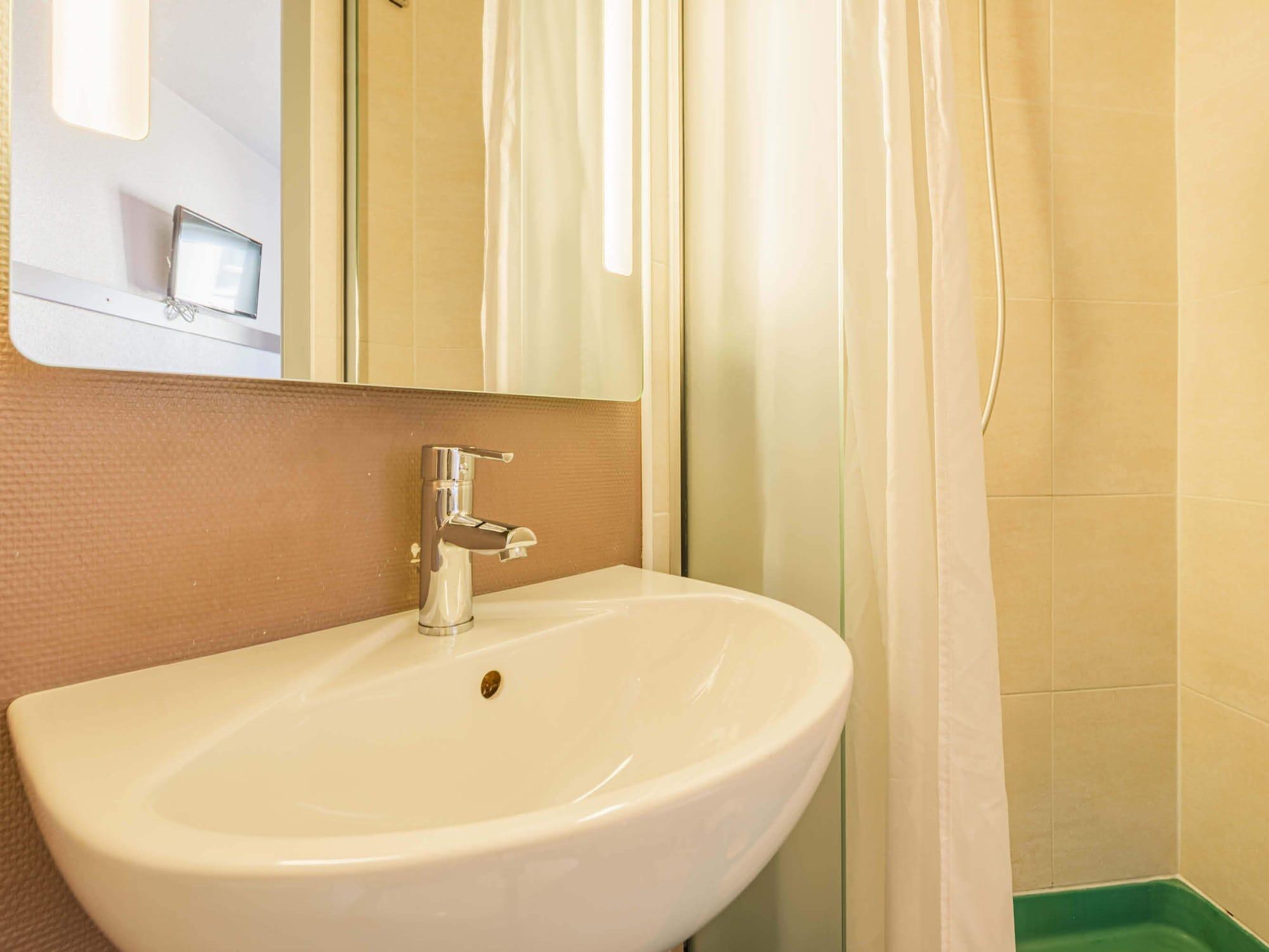 Equipamiento de Habitación B&B HOTEL Strasbourg Sud Ostwald