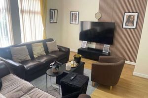 Renta Vacacional - 1-bed Apt, Sleeps 4, Old Trafford Nearby