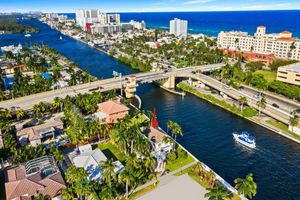 Renta temporal - Intercostal beauty with heated pool + Spa!